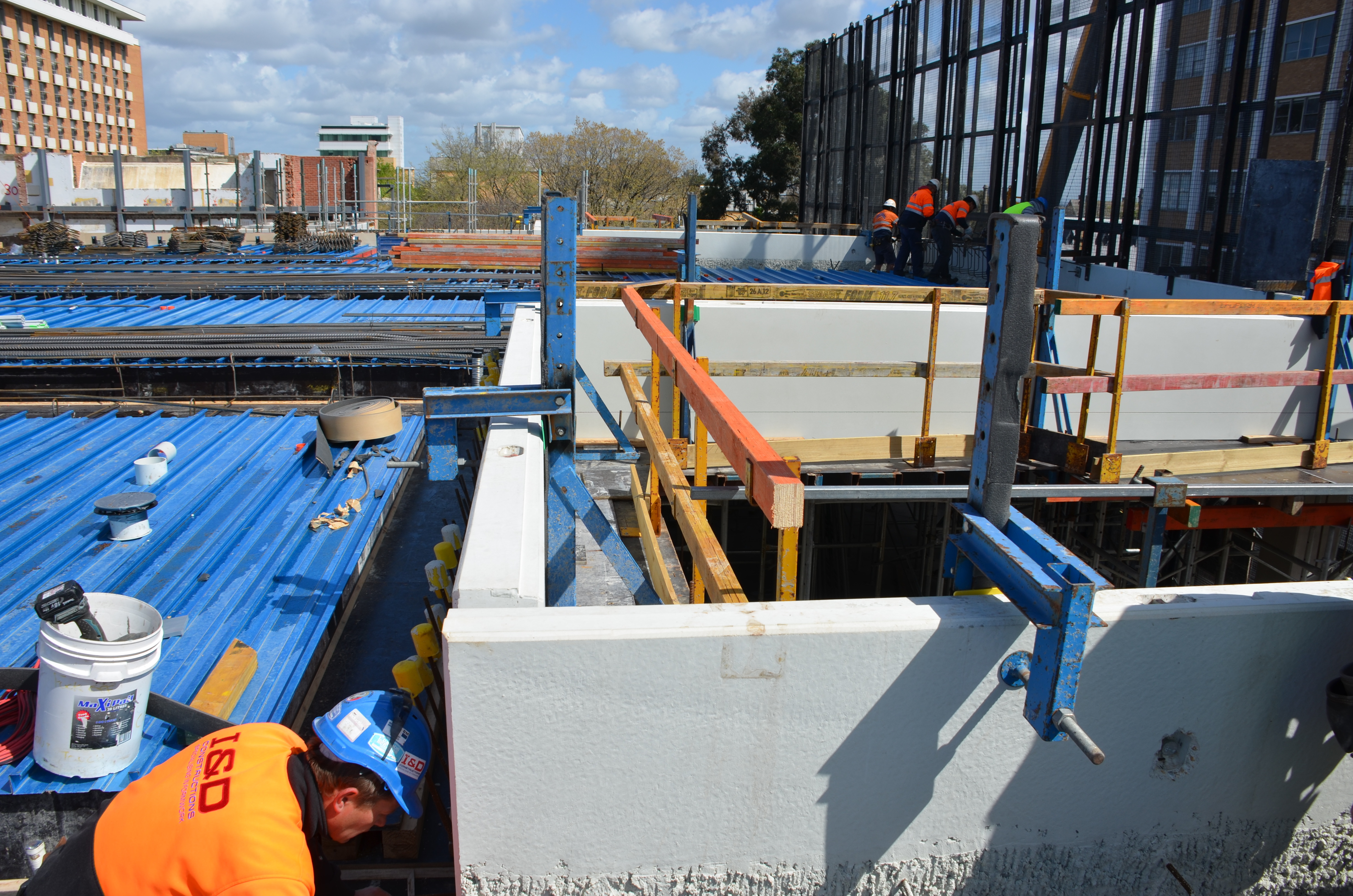 https://archive.abp.unimelb.edu.au/objects/images/Construction/Images/Facades/Precast concrete/Levels 1-5/DSC_2469.JPG