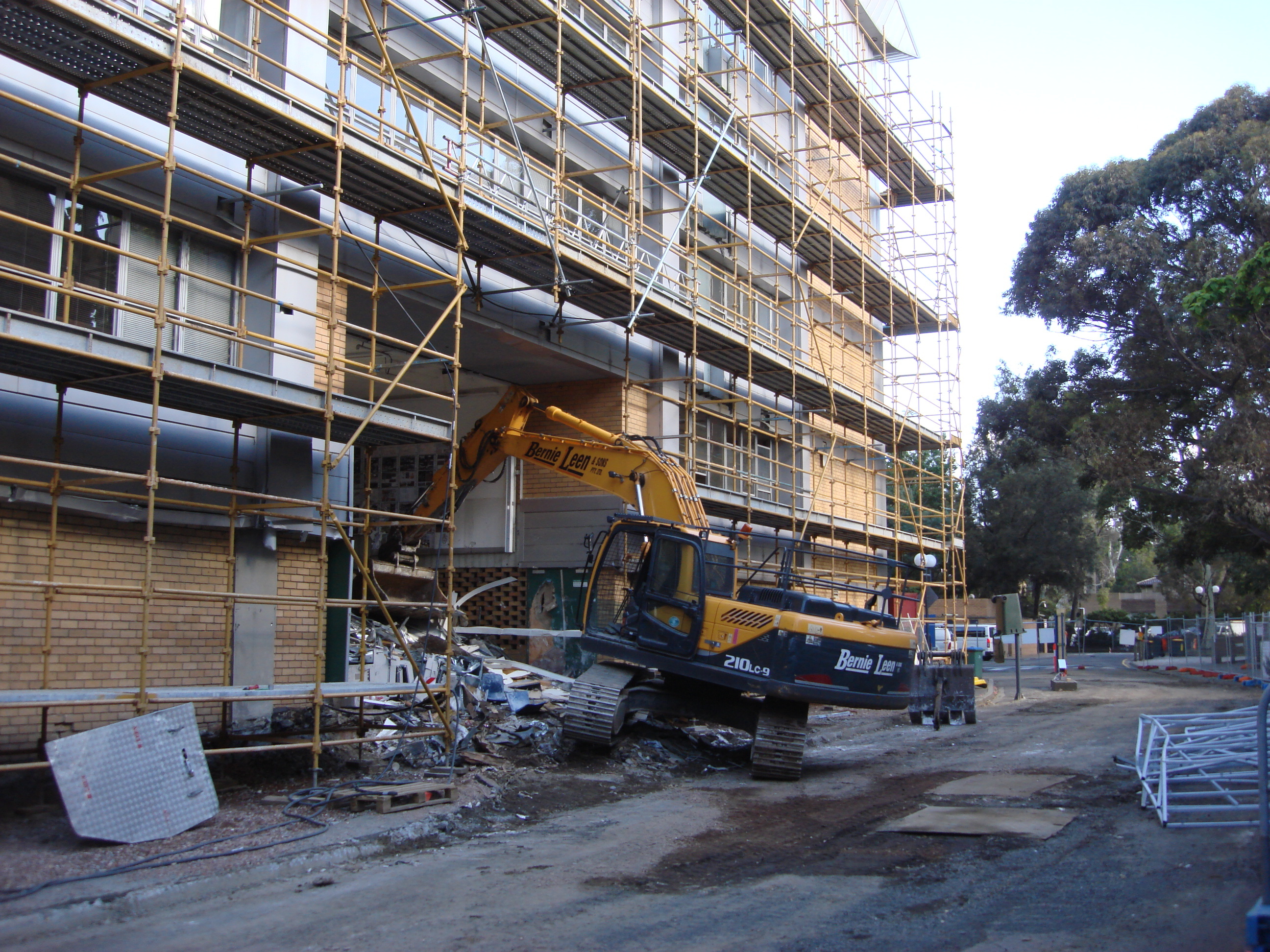 https://archive.abp.unimelb.edu.au/objects/images/Pre-construction/Demolition/ABP/DSC07932.JPG https://archive.abp.unimelb.edu.au/objects/images/Pre-construction/Demolition/ABP/DSC07932.JPG