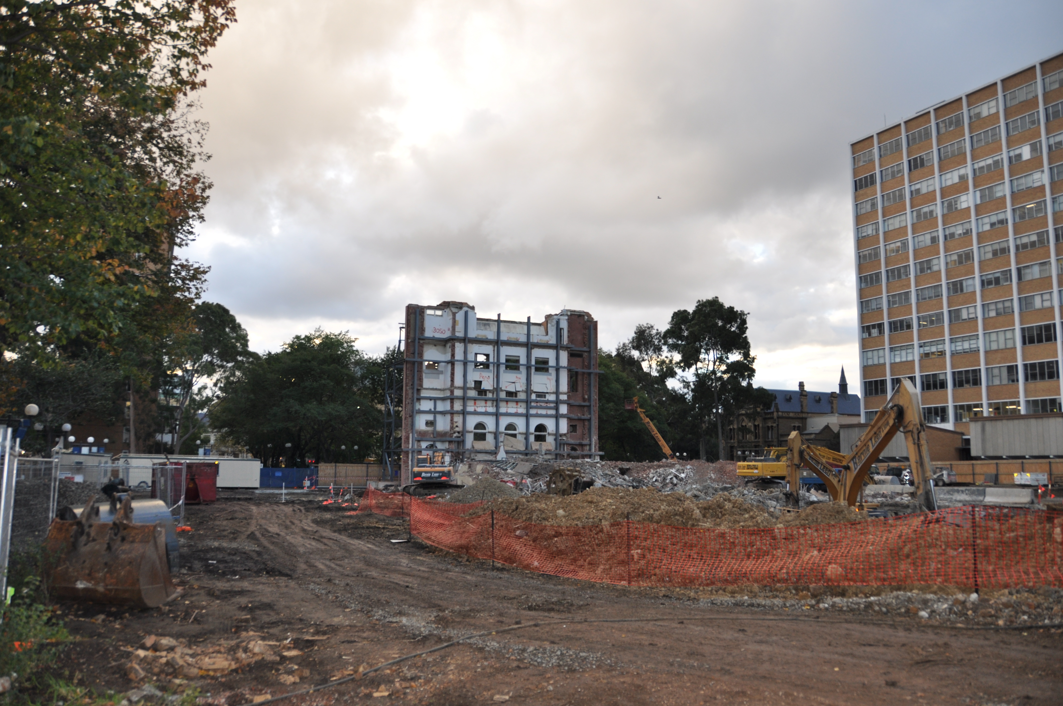 https://archive.abp.unimelb.edu.au/objects/images/Pre-construction/Joseph Reed facade works/DSC08277G.JPG https://archive.abp.unimelb.edu.au/objects/images/Pre-construction/Joseph Reed facade works/DSC08277G.JPG