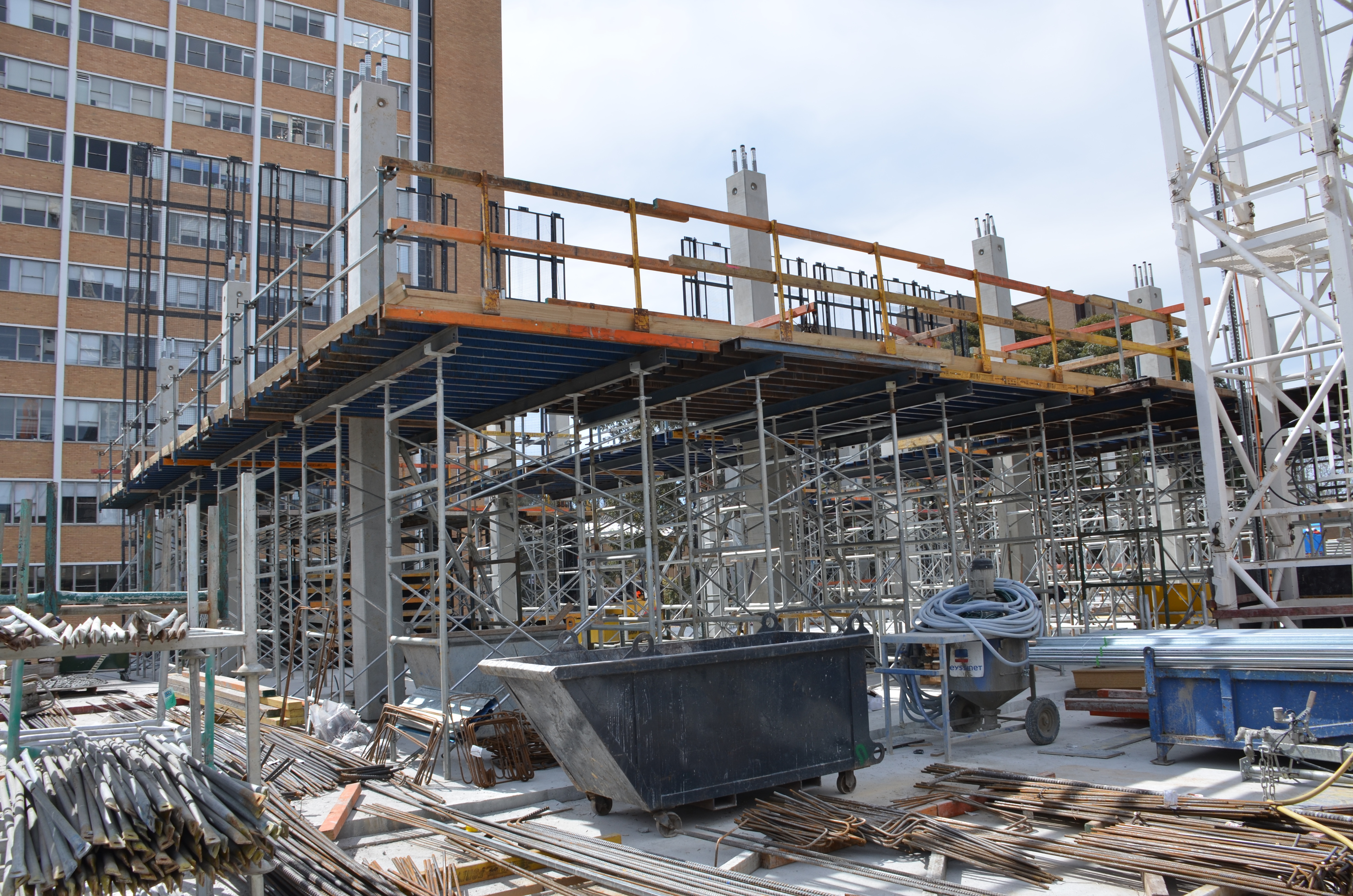 https://archive.abp.unimelb.edu.au/objects/images/Construction/Images/Concrete suspended slabs and beams/Levels 1-5 & formwork/DSC_2075.JPG