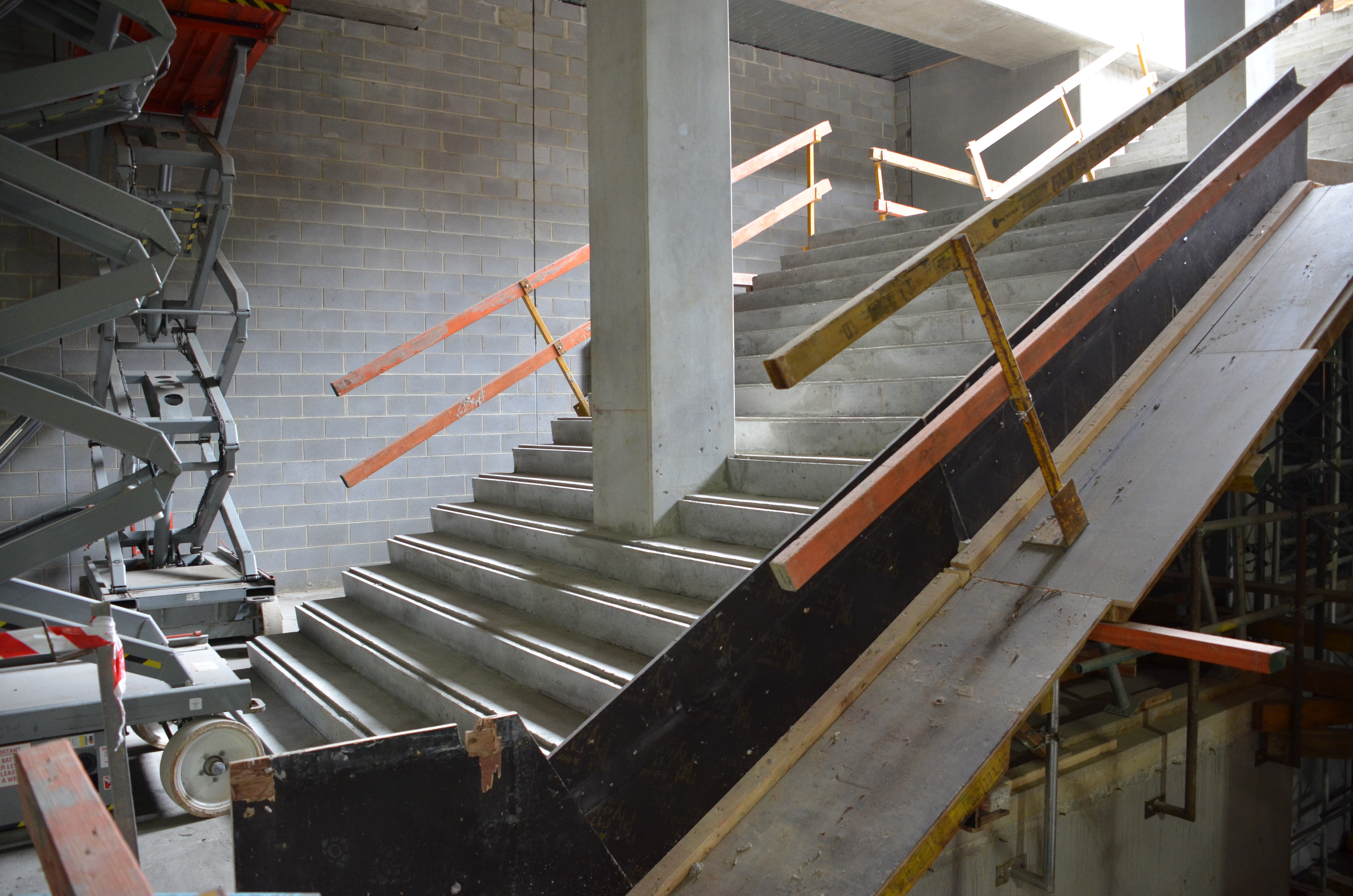 https://archive.abp.unimelb.edu.au/objects/images/Construction/Images/Stairs, walkways and balustrades/Concrete/To main lecture theatre/DSC_3396.JPG