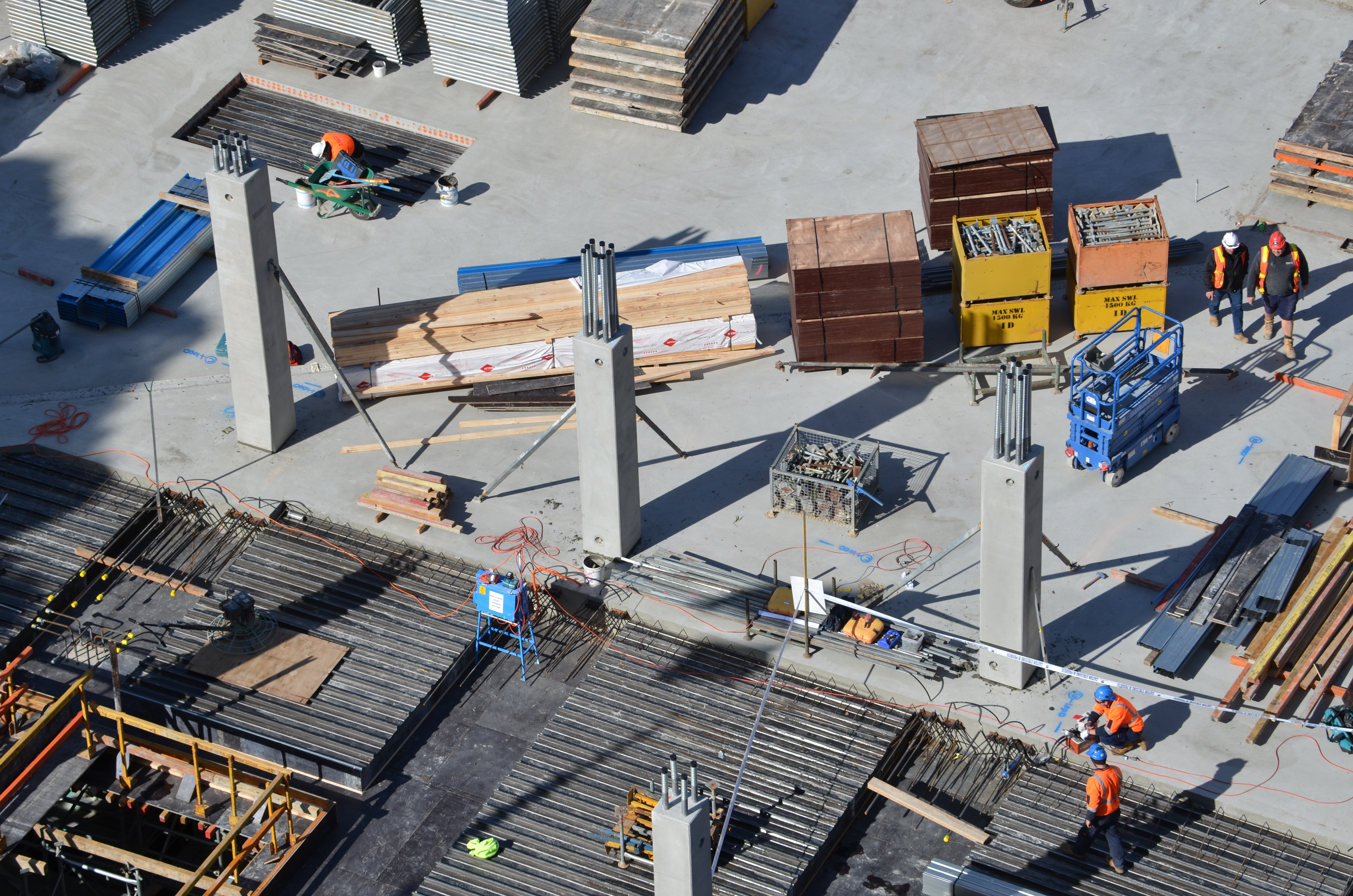 https://archive.abp.unimelb.edu.au/objects/images/Construction/Images/Concrete suspended slabs and beams/Ground level & formwork/DSC_1316.JPG