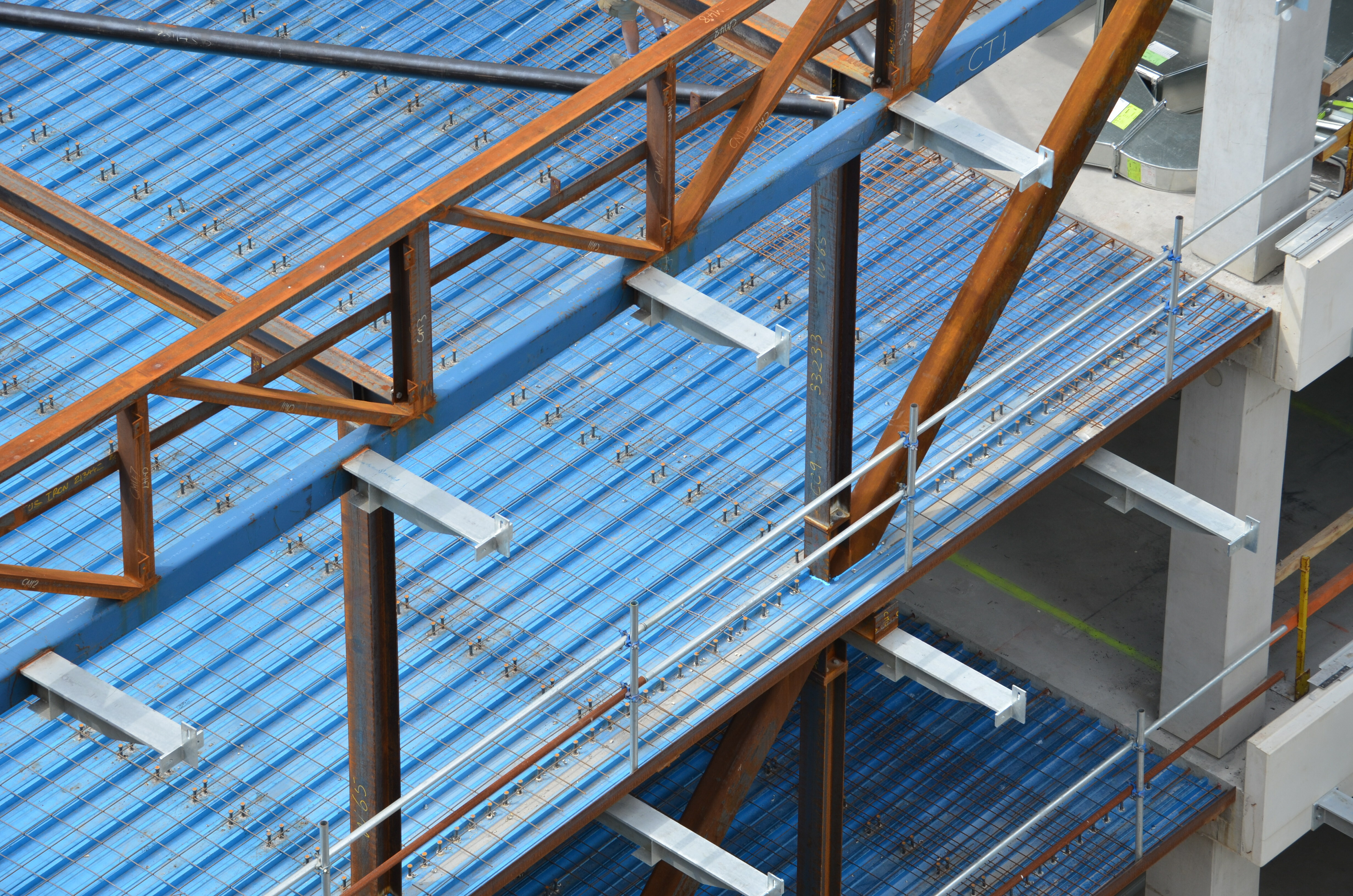 https://archive.abp.unimelb.edu.au/objects/images/Construction/Images/Structural steel/Cantilever/Erection/DSC_5358.JPG