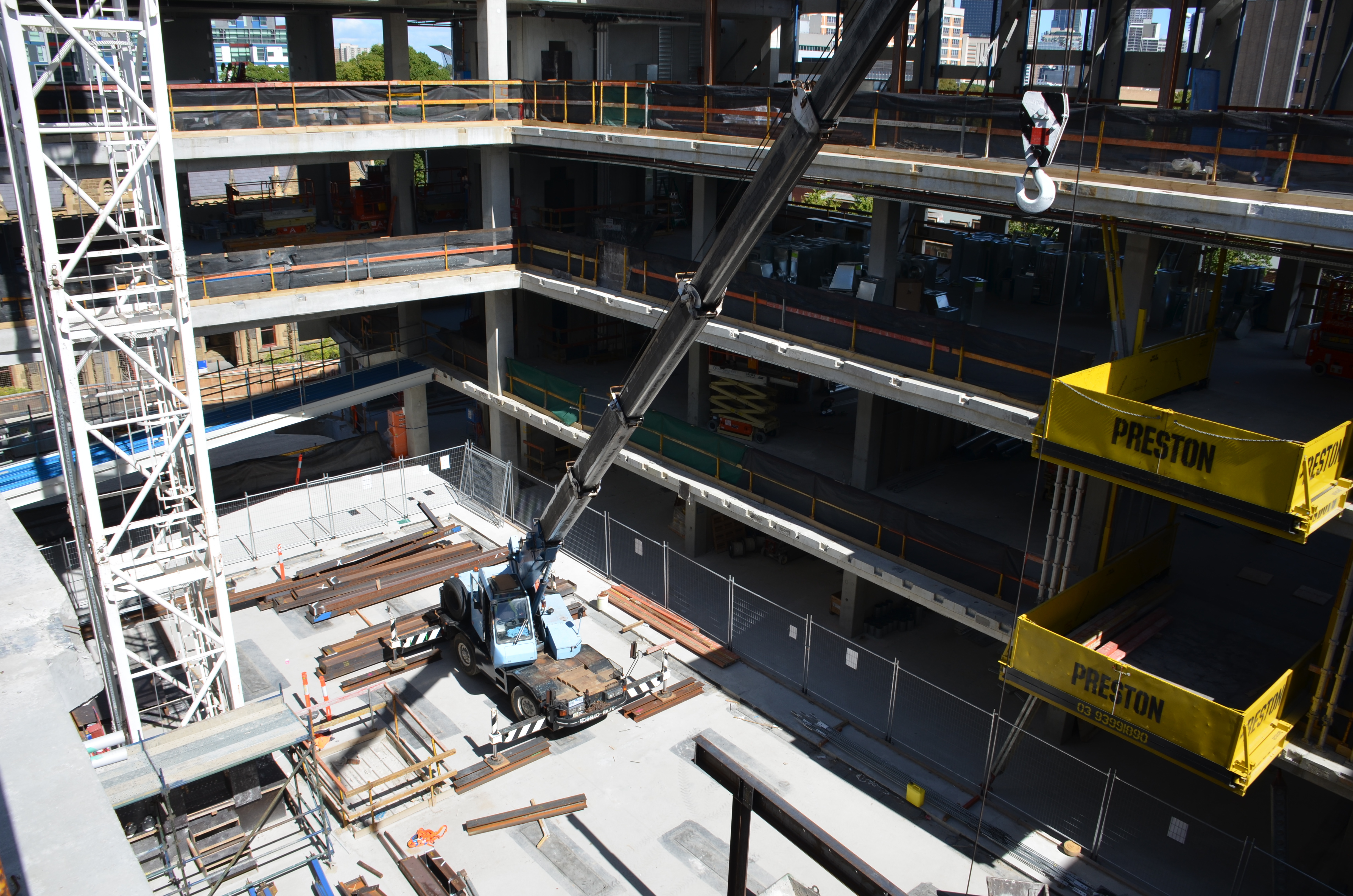 https://archive.abp.unimelb.edu.au/objects/images/Construction/Images/Hanging studio/Steel framing/DSC_4611.JPG https://archive.abp.unimelb.edu.au/objects/images/Construction/Images/Hanging studio/Steel framing/DSC_4611.JPG