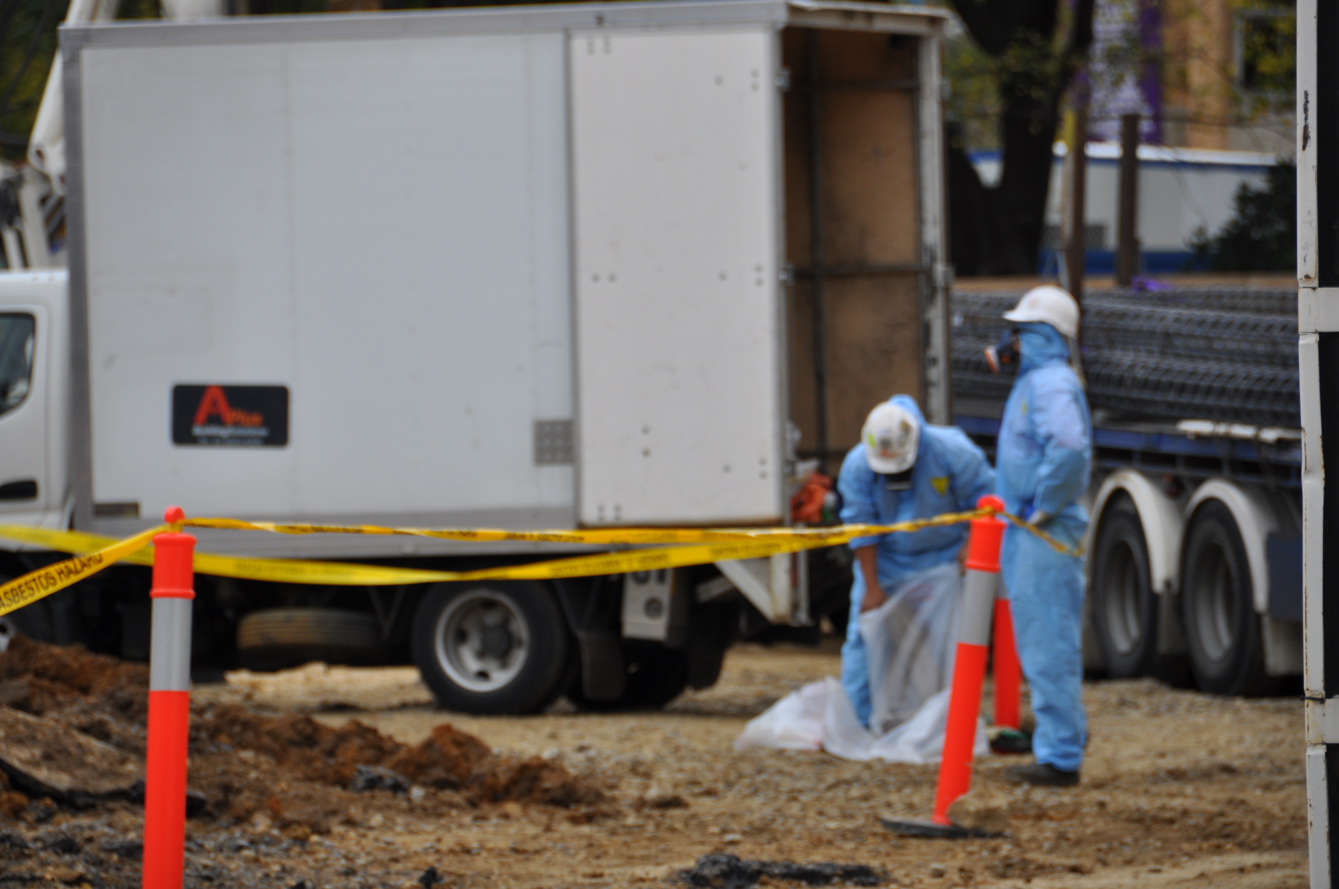 https://archive.abp.unimelb.edu.au/objects/images/Construction/Images/Asbestos removal/DSC_0134.JPG