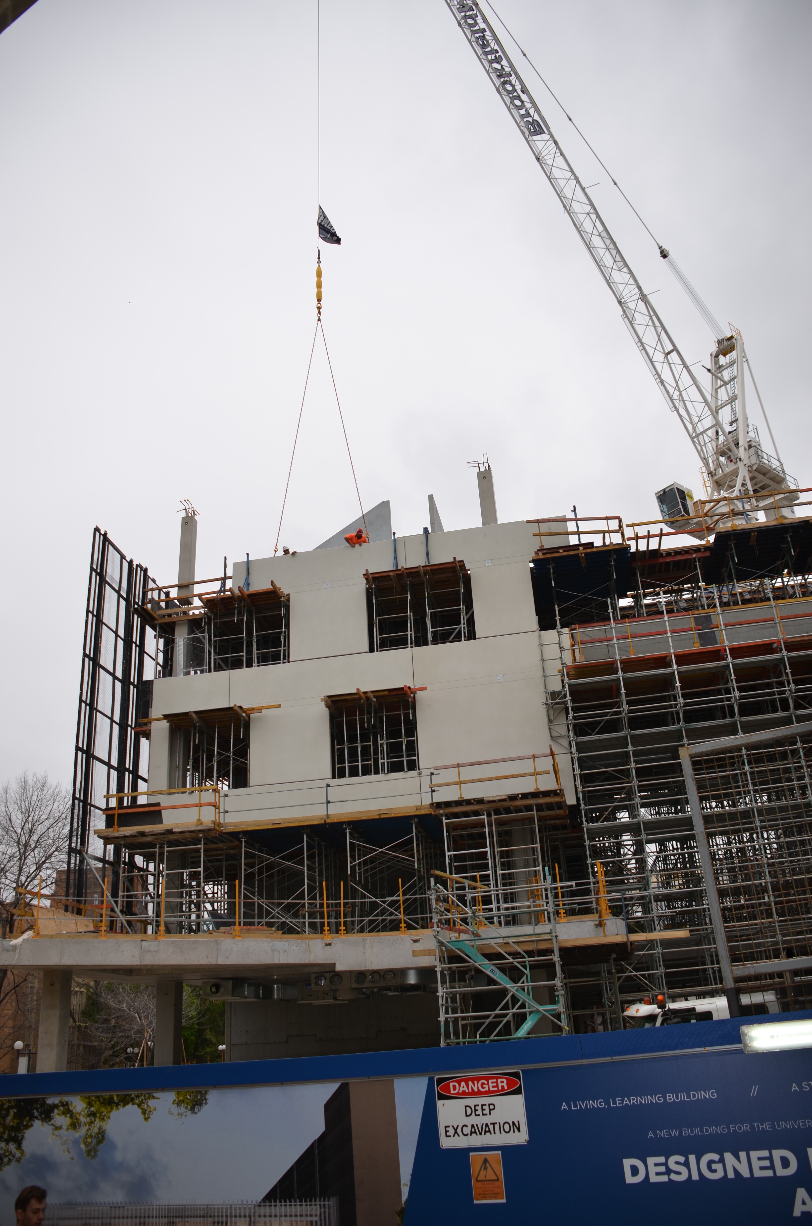 https://archive.abp.unimelb.edu.au/objects/images/Construction/Images/Facades/Precast concrete/Levels 1-5/DSC_2604.JPG https://archive.abp.unimelb.edu.au/objects/images/Construction/Images/Facades/Precast concrete/Levels 1-5/DSC_2604.JPG