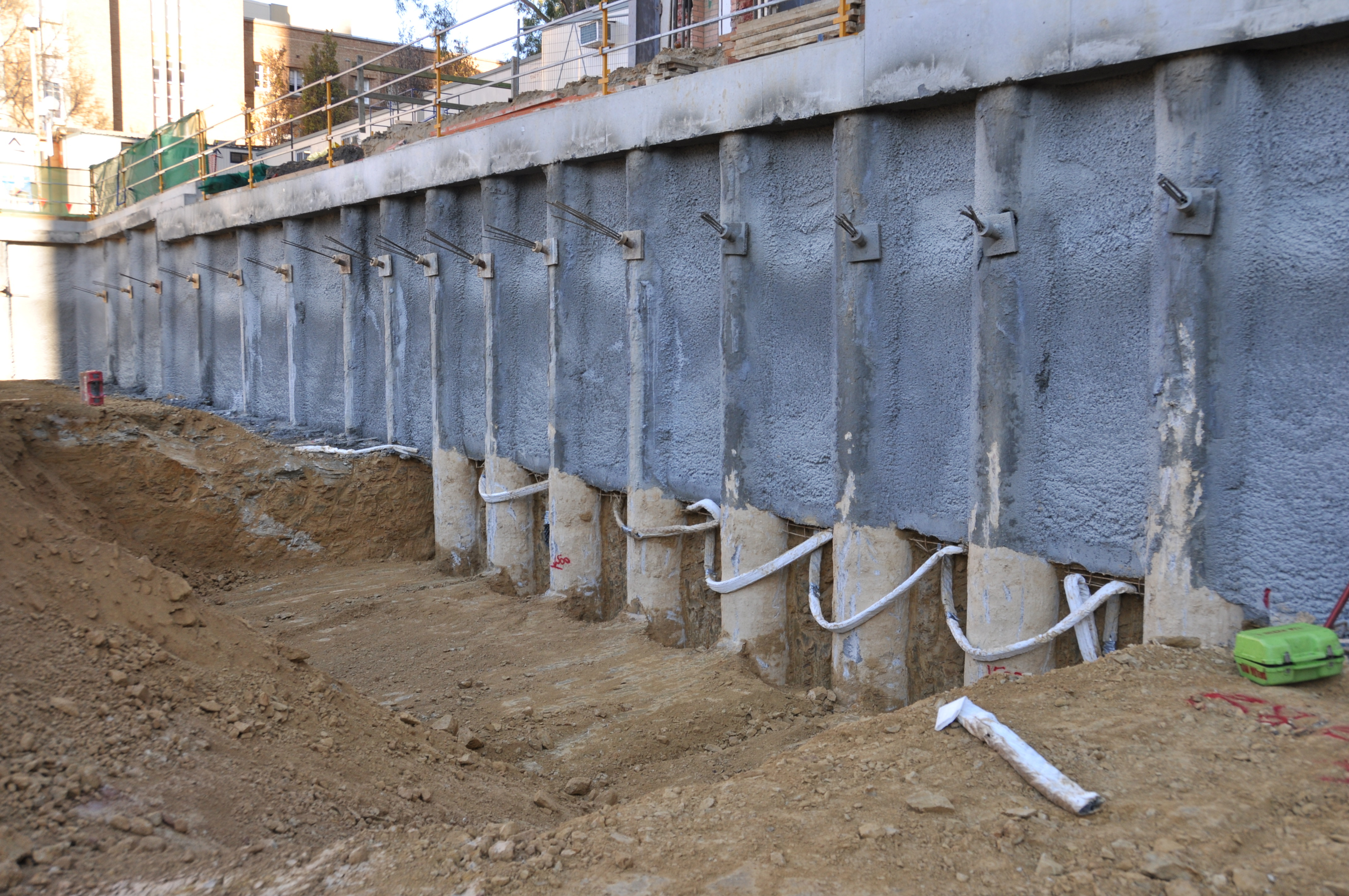 https://archive.abp.unimelb.edu.au/objects/images/Construction/Images/Basement/Shotcrete walls & drainage/DSC_0231.JPG https://archive.abp.unimelb.edu.au/objects/images/Construction/Images/Basement/Shotcrete walls & drainage/DSC_0231.JPG