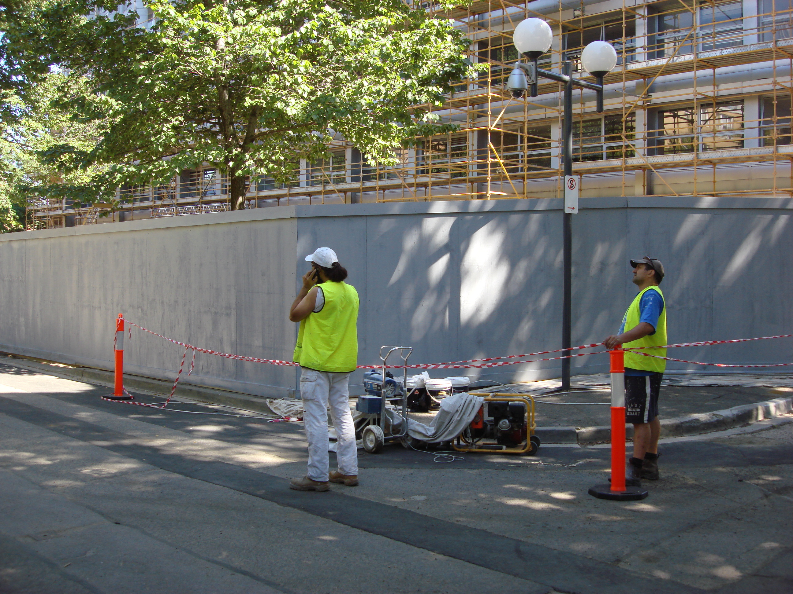 https://archive.abp.unimelb.edu.au/objects/images/Pre-construction/Hoardings and sheds/DSC07900.JPG