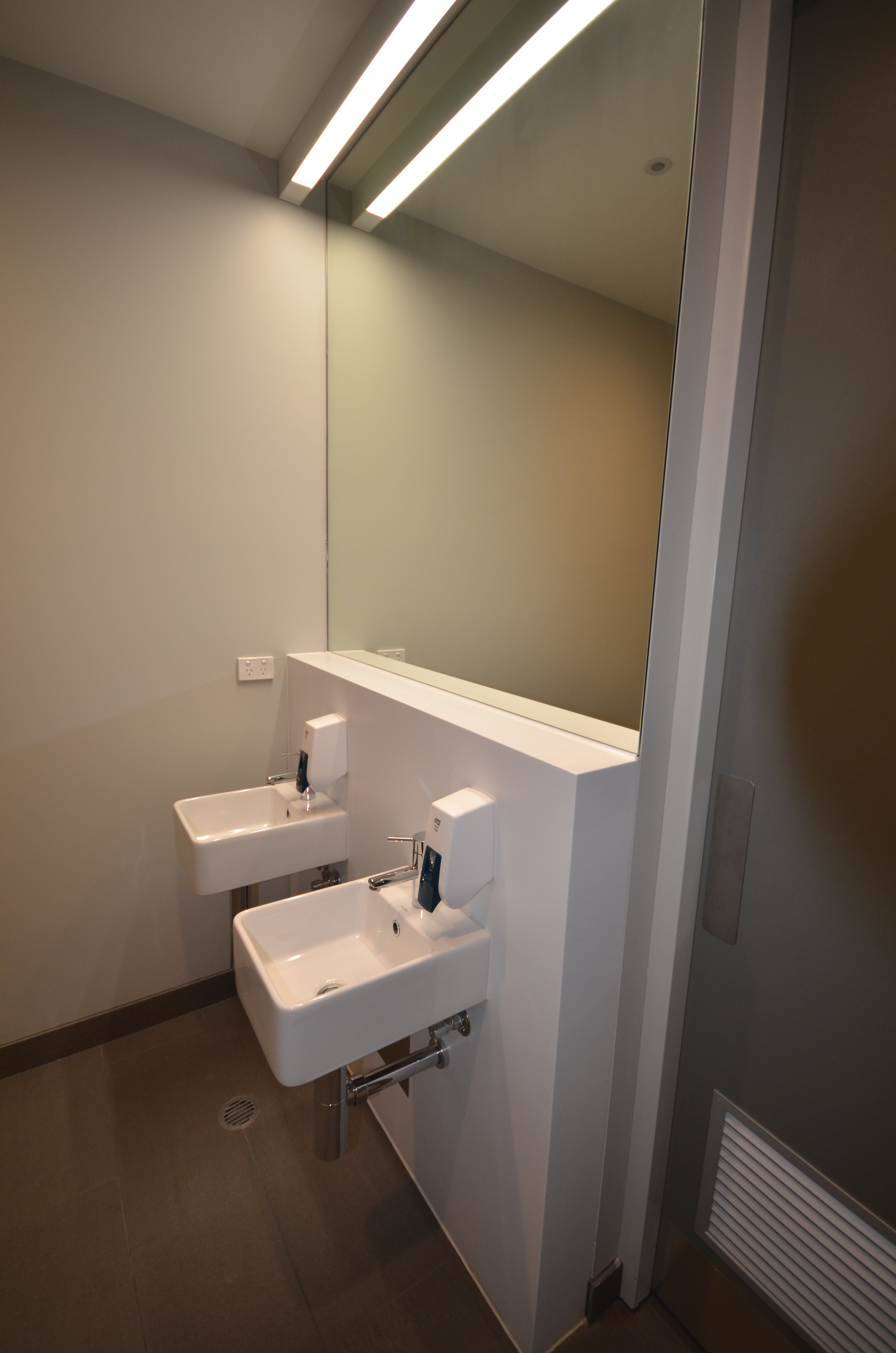 https://archive.abp.unimelb.edu.au/objects/images/Construction/Images/Services/Plumbing/Fitoff/DSC_9890.JPG