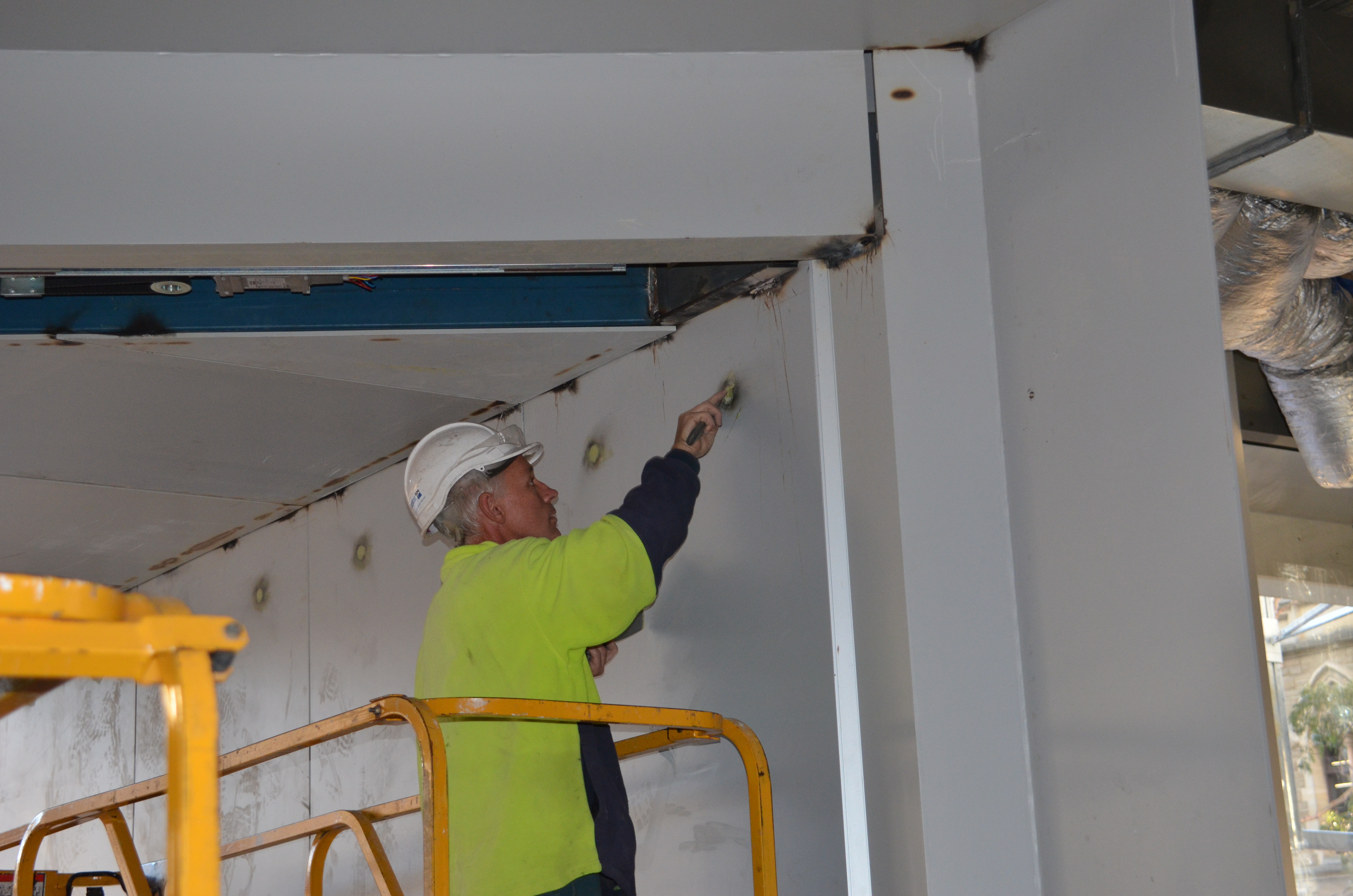 https://archive.abp.unimelb.edu.au/objects/images/Construction/Images/Doors and door frames/Entries/DSC_8149.JPG