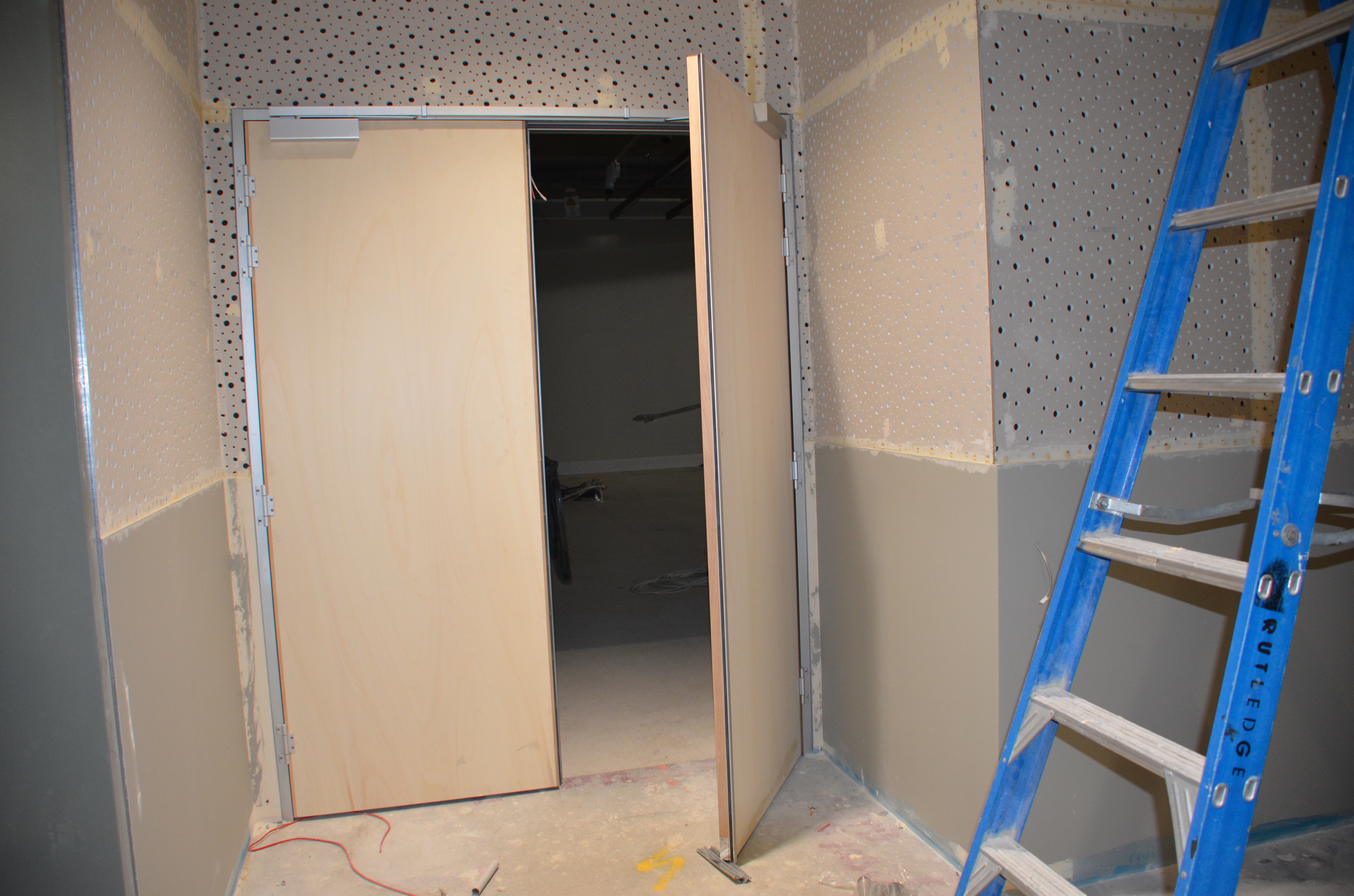 https://archive.abp.unimelb.edu.au/objects/images/Construction/Images/Doors and door frames/Lecture theatres/DSC_8191.JPG