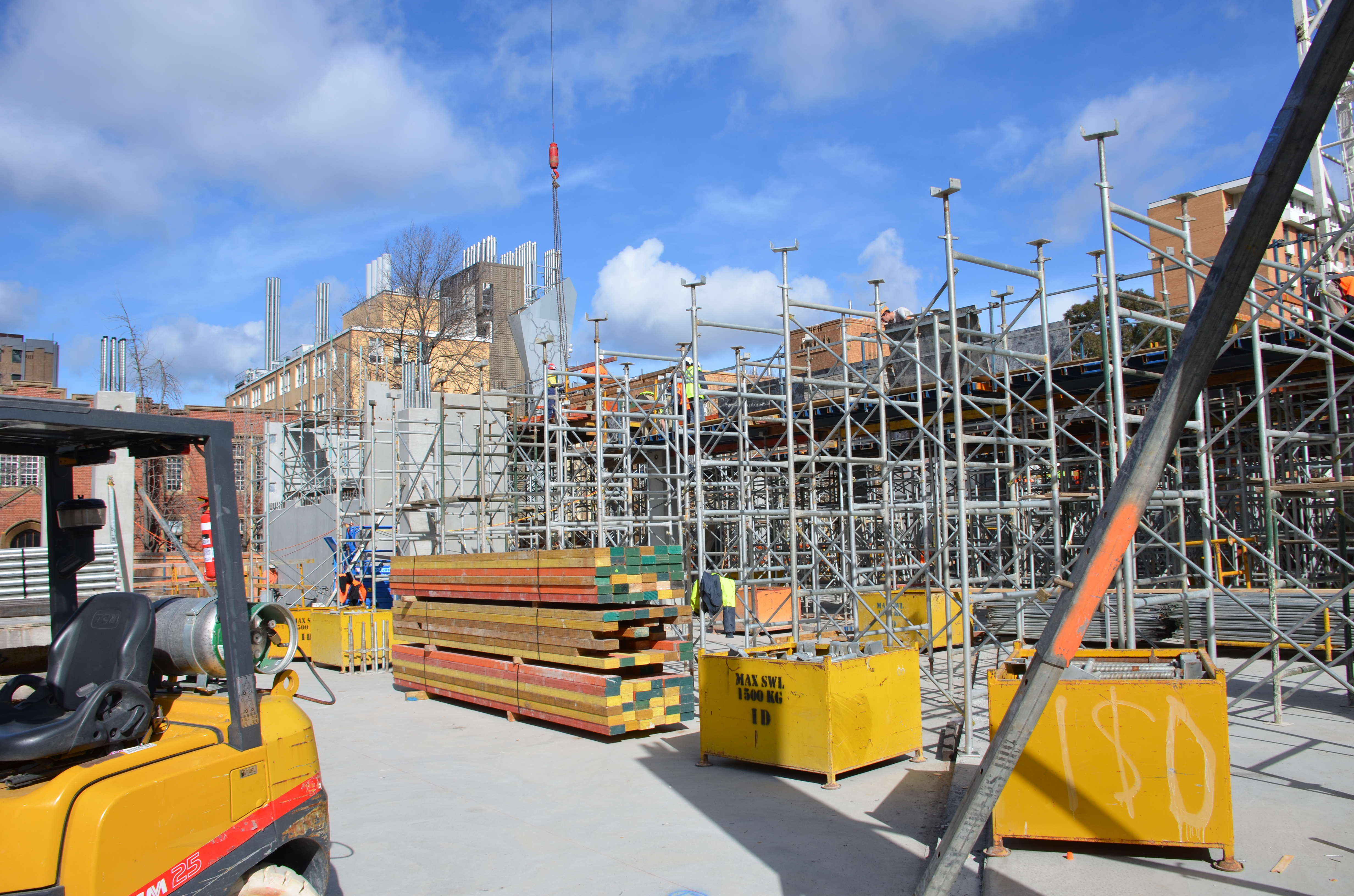 https://archive.abp.unimelb.edu.au/objects/images/Construction/Images/Concrete suspended slabs and beams/Levels 1-5 & formwork/DSC_1402.JPG