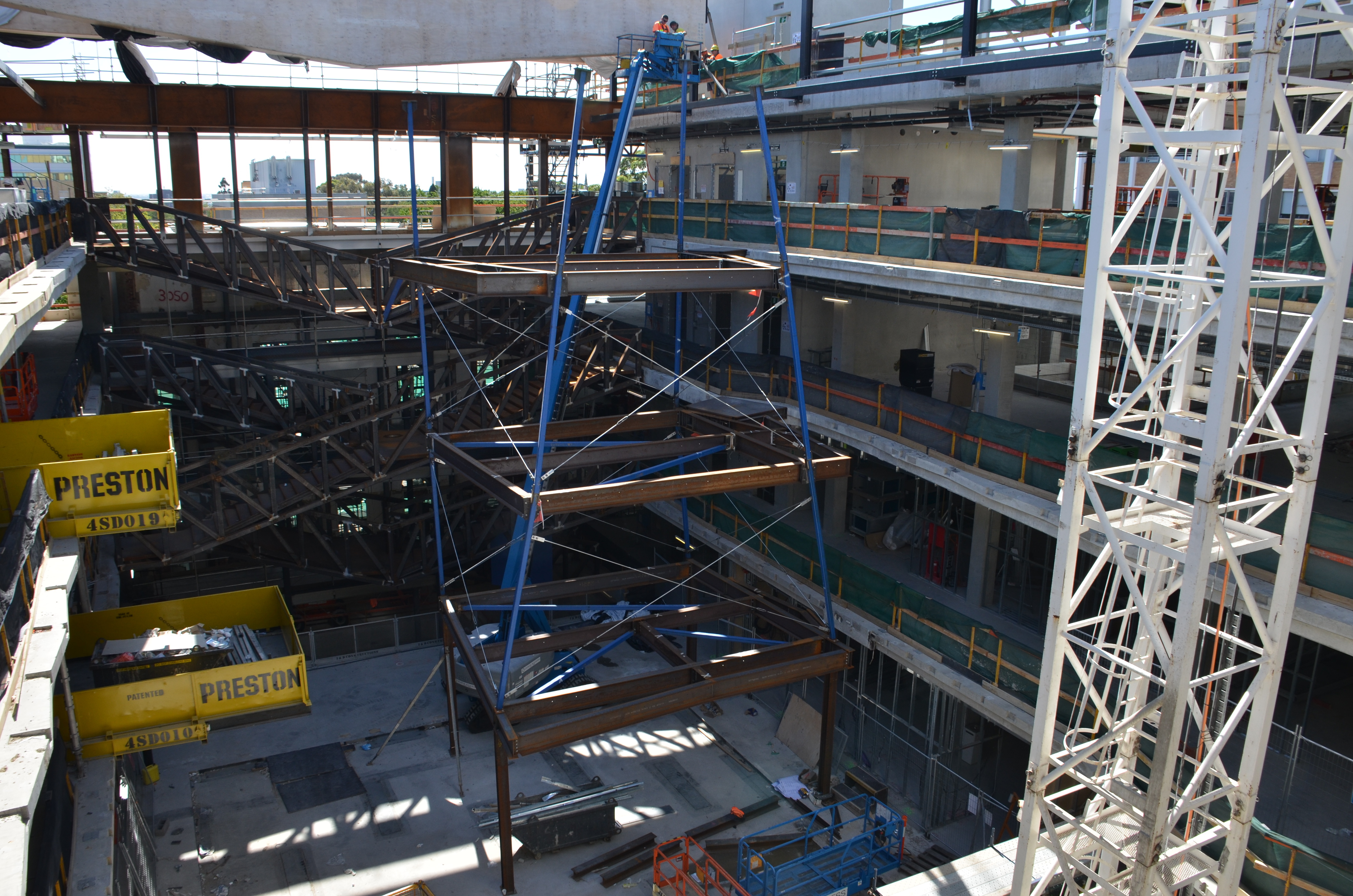 https://archive.abp.unimelb.edu.au/objects/images/Construction/Images/Hanging studio/Steel framing/DSC_5009.JPG https://archive.abp.unimelb.edu.au/objects/images/Construction/Images/Hanging studio/Steel framing/DSC_5009.JPG