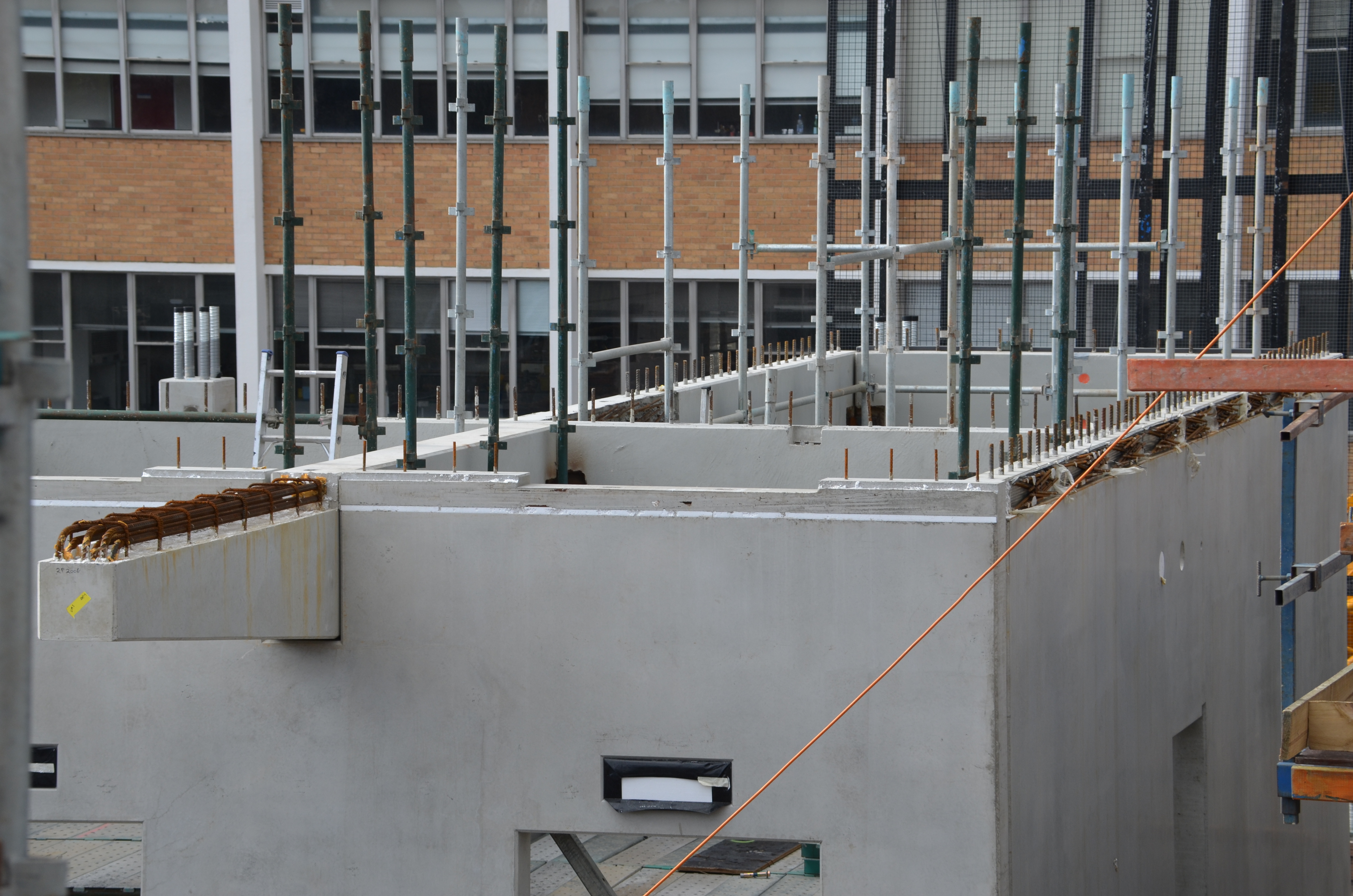 https://archive.abp.unimelb.edu.au/objects/images/Construction/Images/Precast structural concrete walls and columns/Levesl 2-5/DSC_2429.JPG