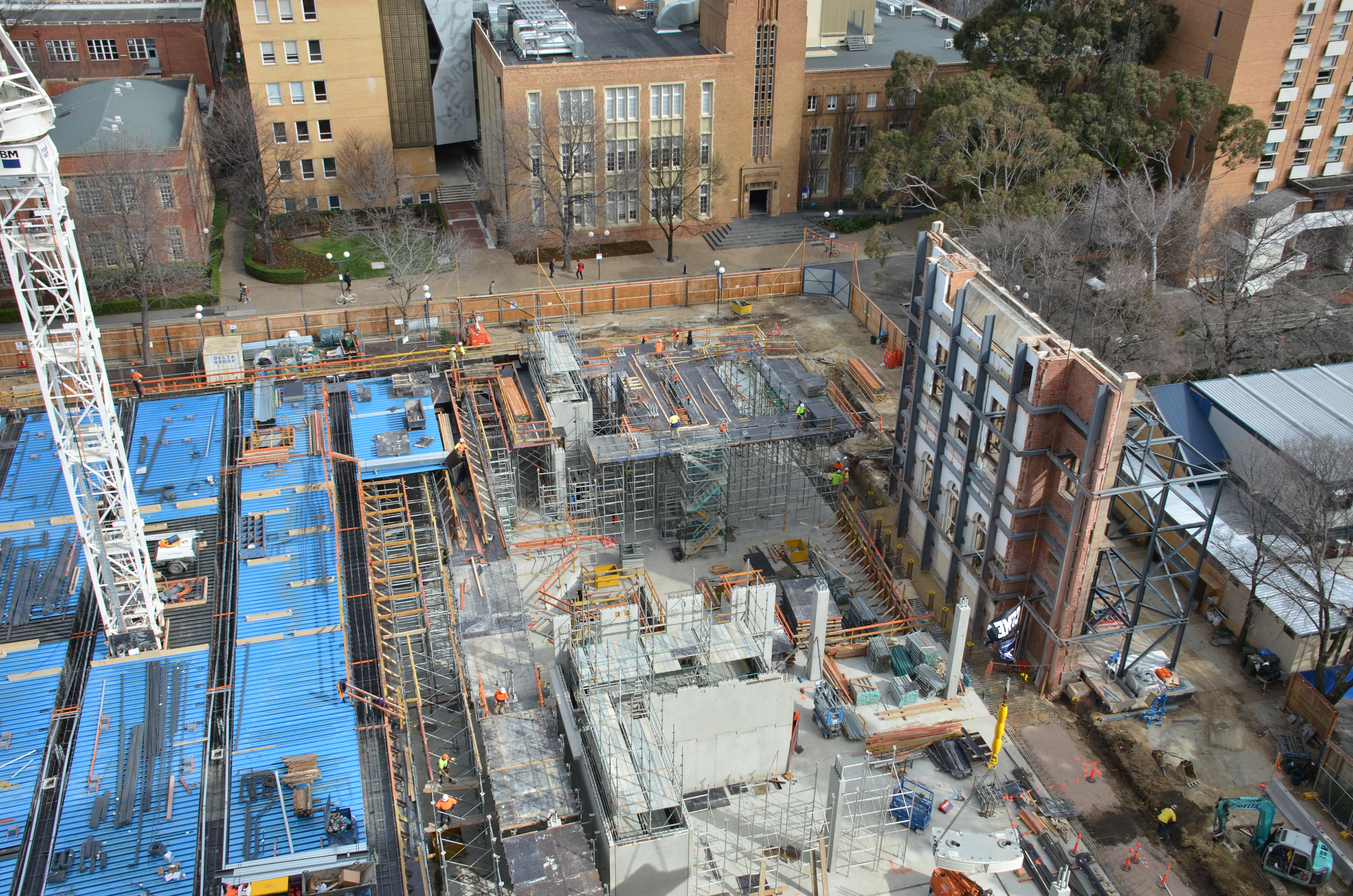 https://archive.abp.unimelb.edu.au/objects/images/Construction/Images/Concrete suspended slabs and beams/Levels 1-5 & formwork/DSC_1531.JPG