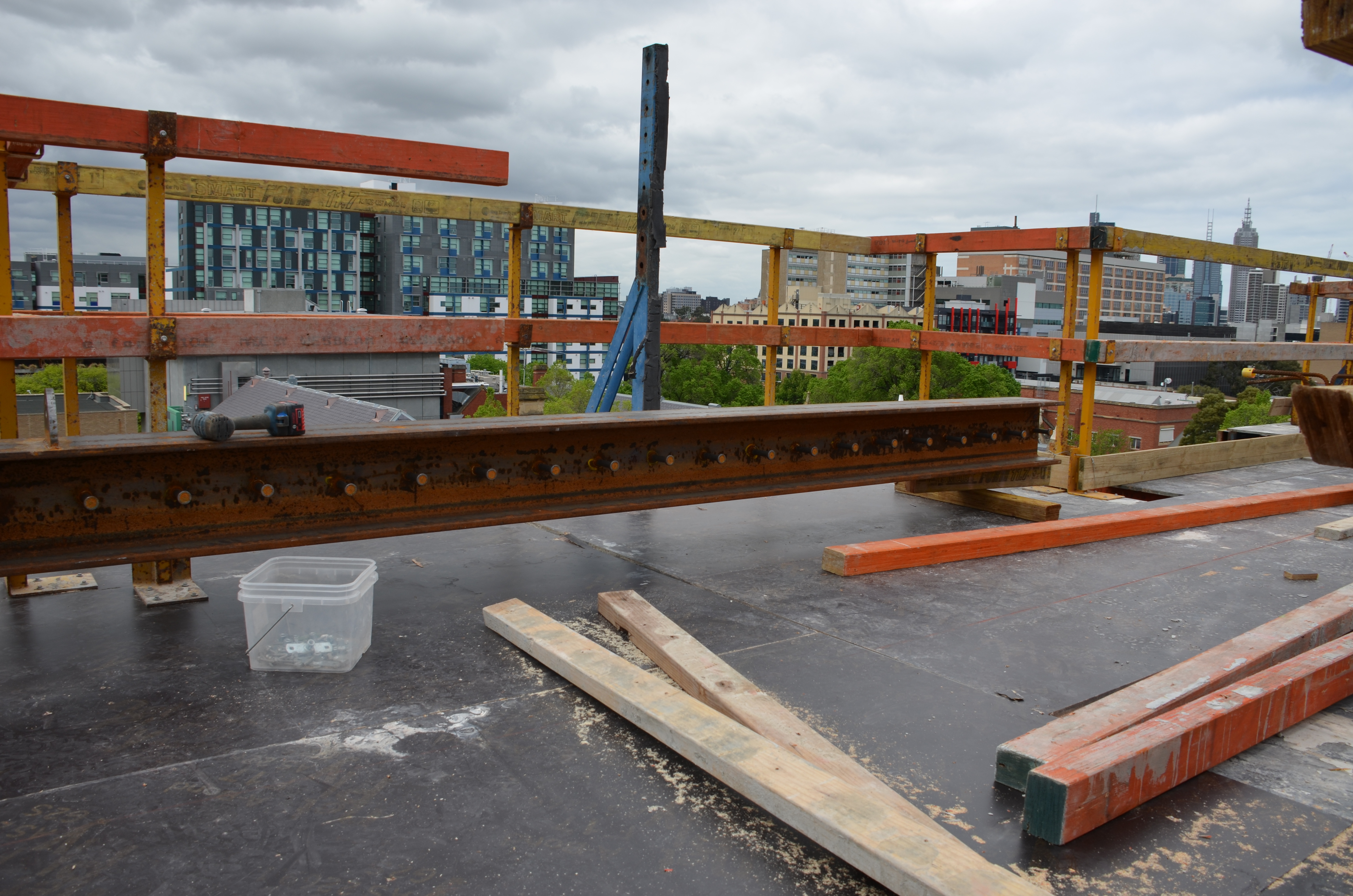 https://archive.abp.unimelb.edu.au/objects/images/Construction/Images/Structural steel/Cantilever/Anchorage/DSC_3068.JPG