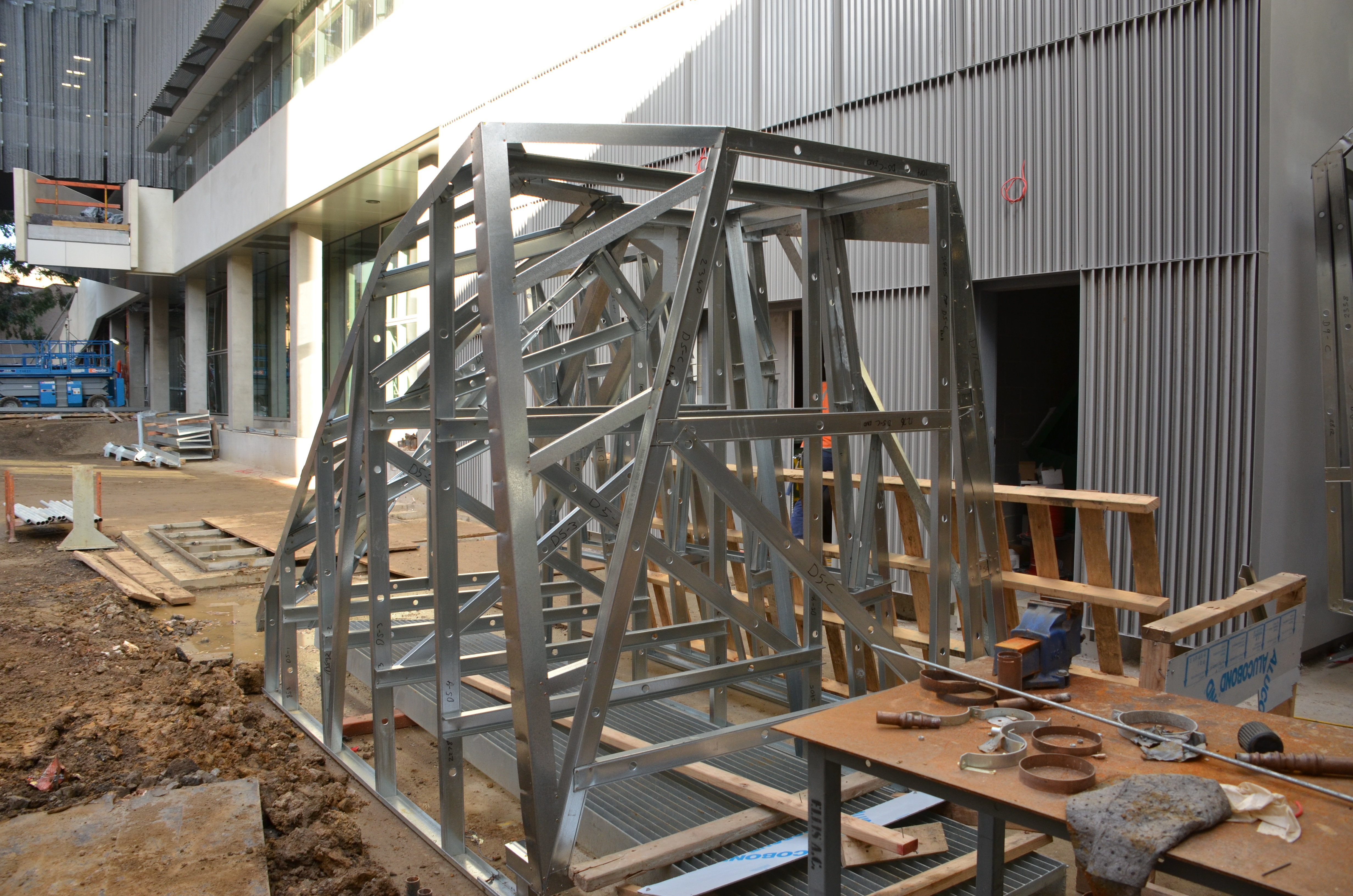 https://archive.abp.unimelb.edu.au/objects/images/Construction/Images/Facades/Joseph Reed/Interior face/DSC_8641.JPG