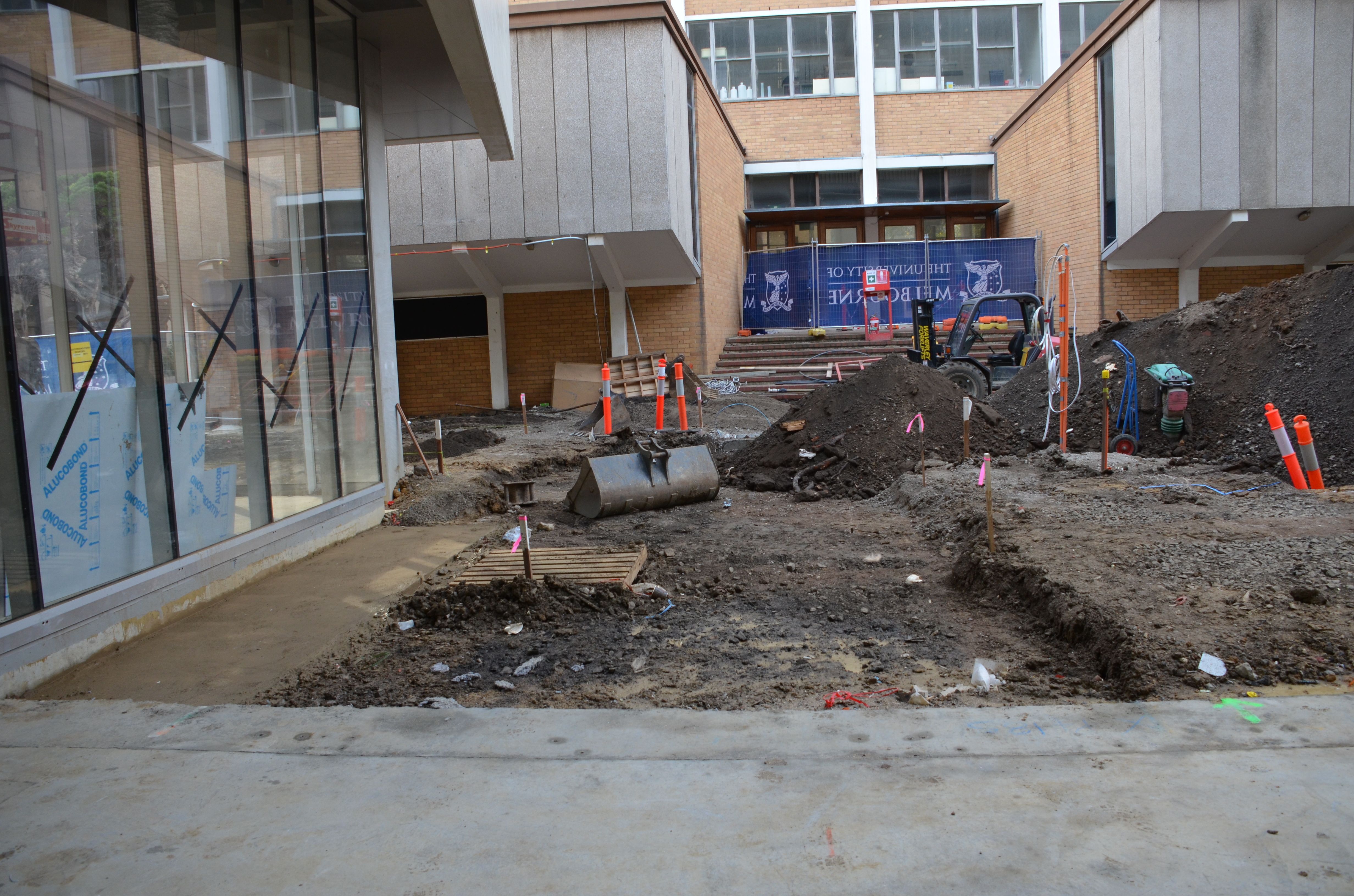https://archive.abp.unimelb.edu.au/objects/images/Construction/Images/External Works/Groundworks/DSC_8734.JPG https://archive.abp.unimelb.edu.au/objects/images/Construction/Images/External Works/Groundworks/DSC_8734.JPG