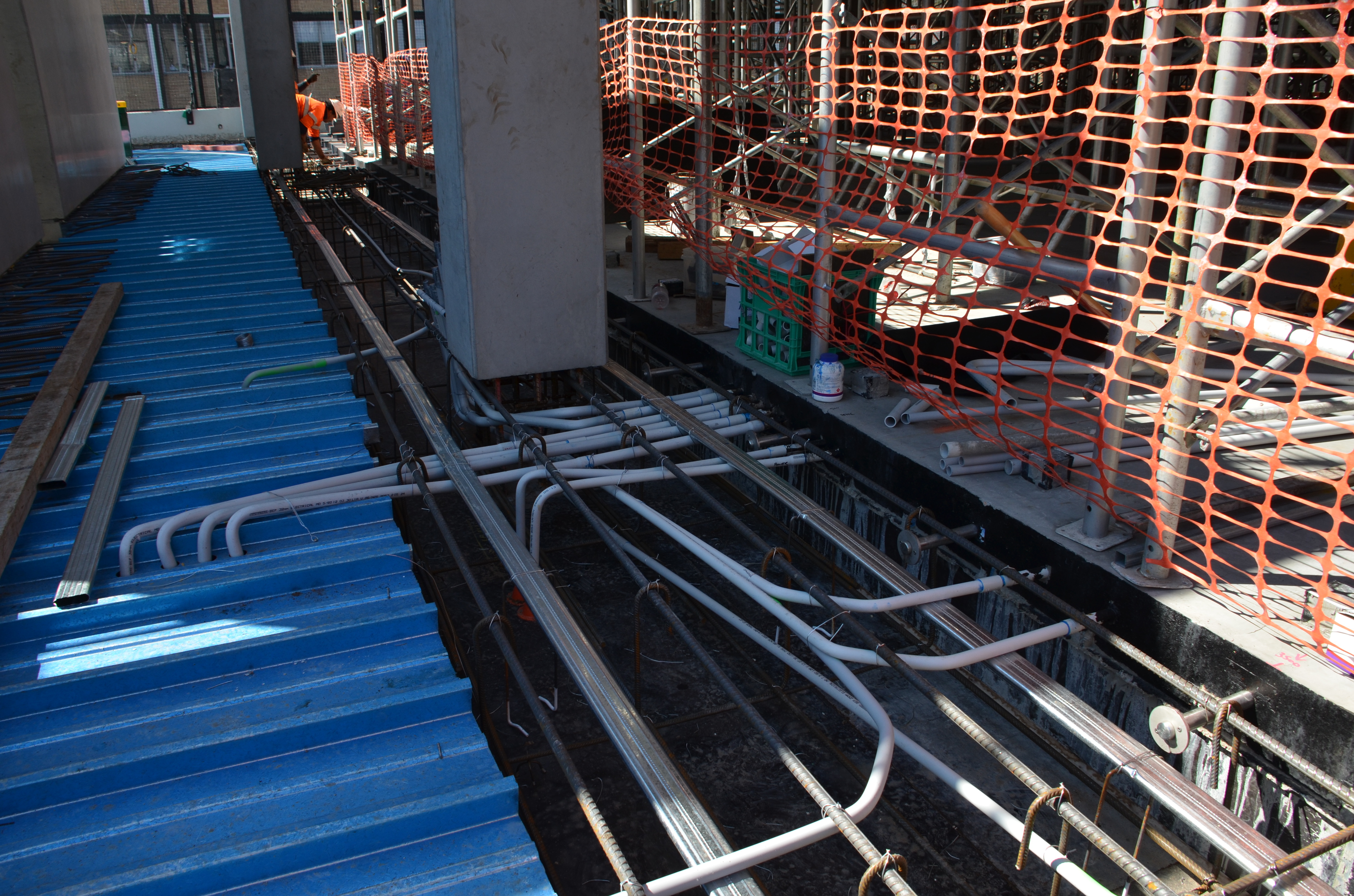 https://archive.abp.unimelb.edu.au/objects/images/Construction/Images/Concrete suspended slabs and beams/Levels 1-5 & formwork/DSC_2548.JPG