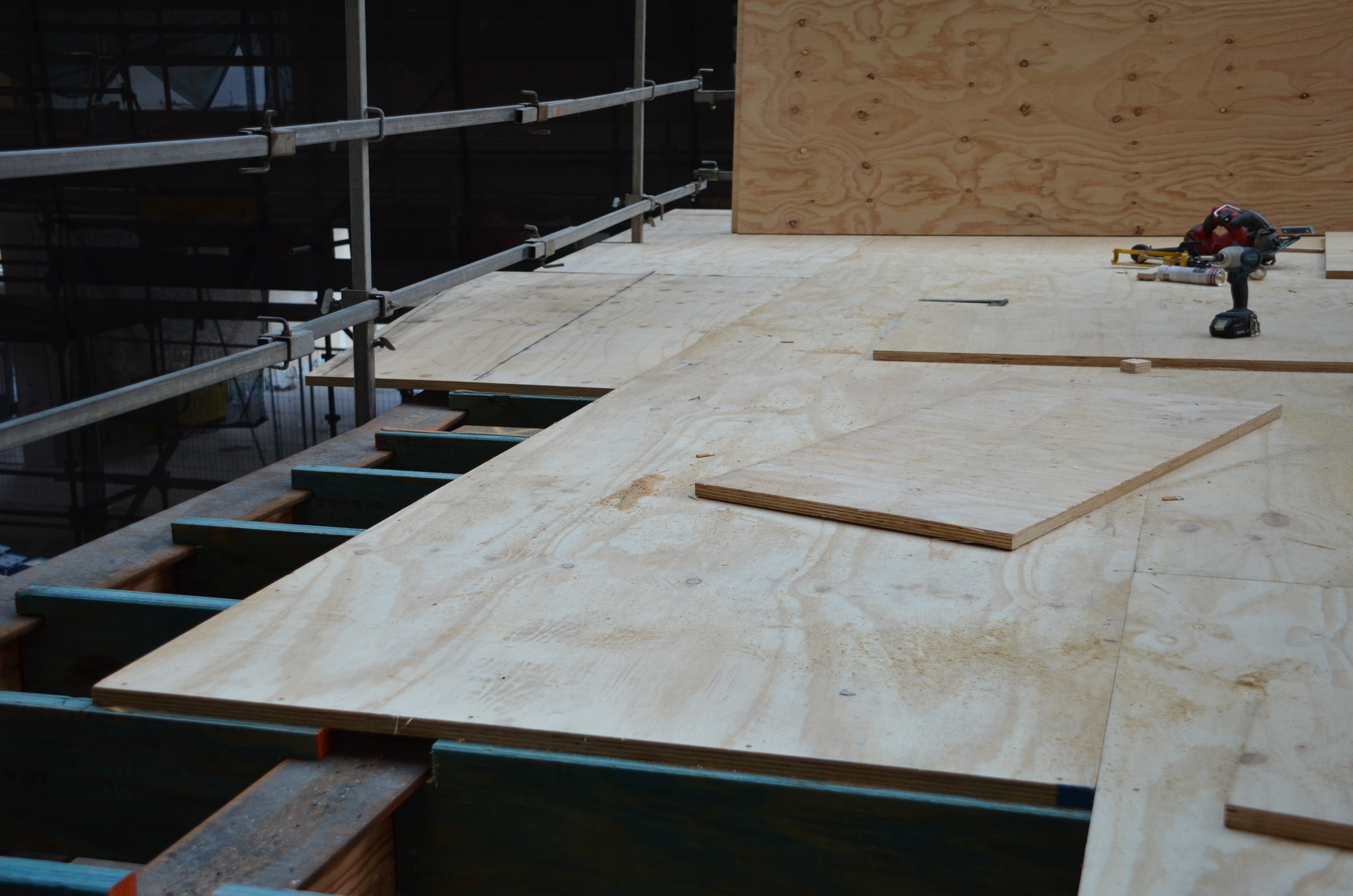 https://archive.abp.unimelb.edu.au/objects/images/Construction/Images/Hanging studio/Timber floors and plywood/DSC_6438.JPG https://archive.abp.unimelb.edu.au/objects/images/Construction/Images/Hanging studio/Timber floors and plywood/DSC_6438.JPG