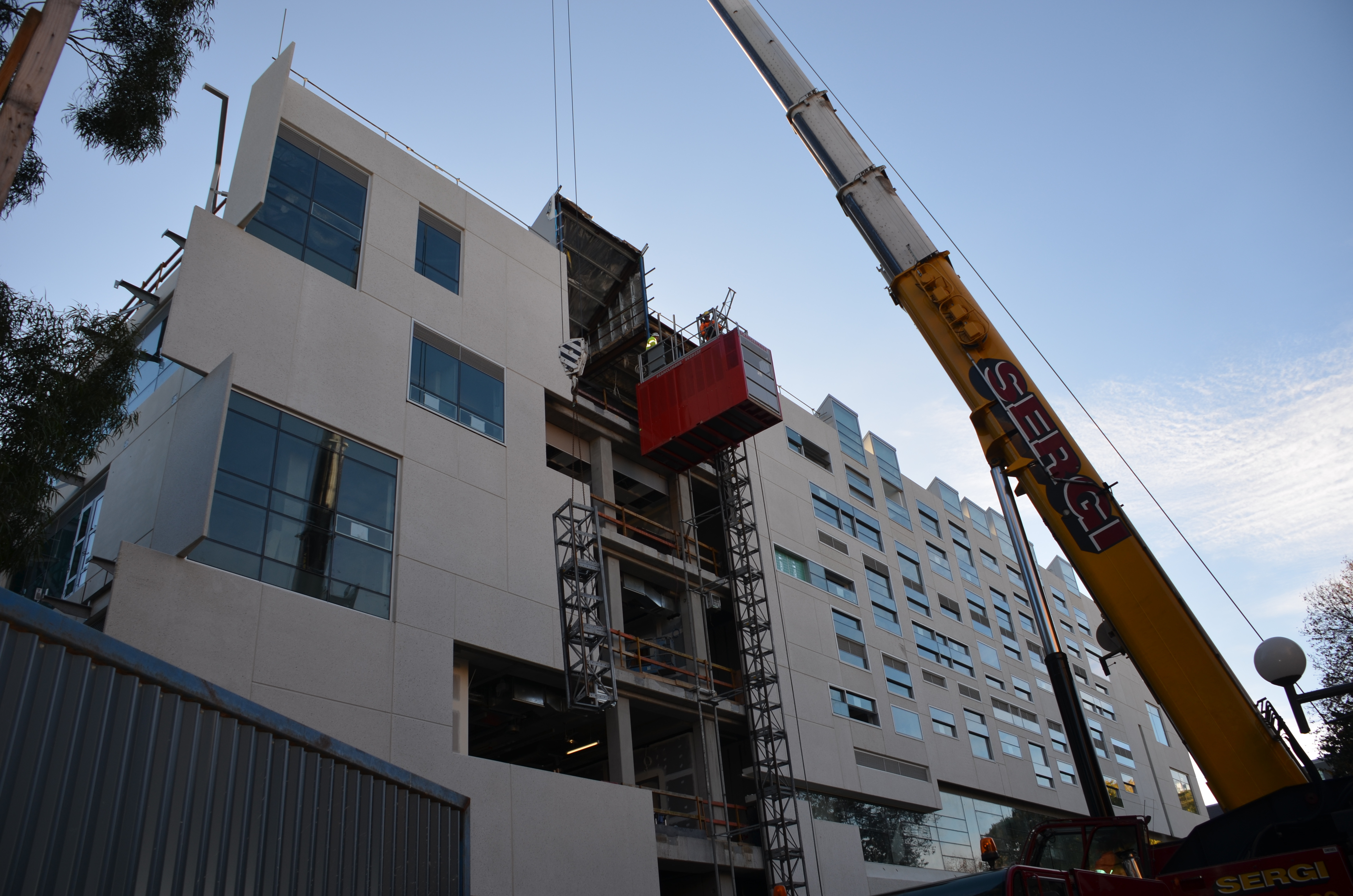 https://archive.abp.unimelb.edu.au/objects/images/Construction/Images/Facades/Precast concrete/Polished south side/DSC_7390.JPG