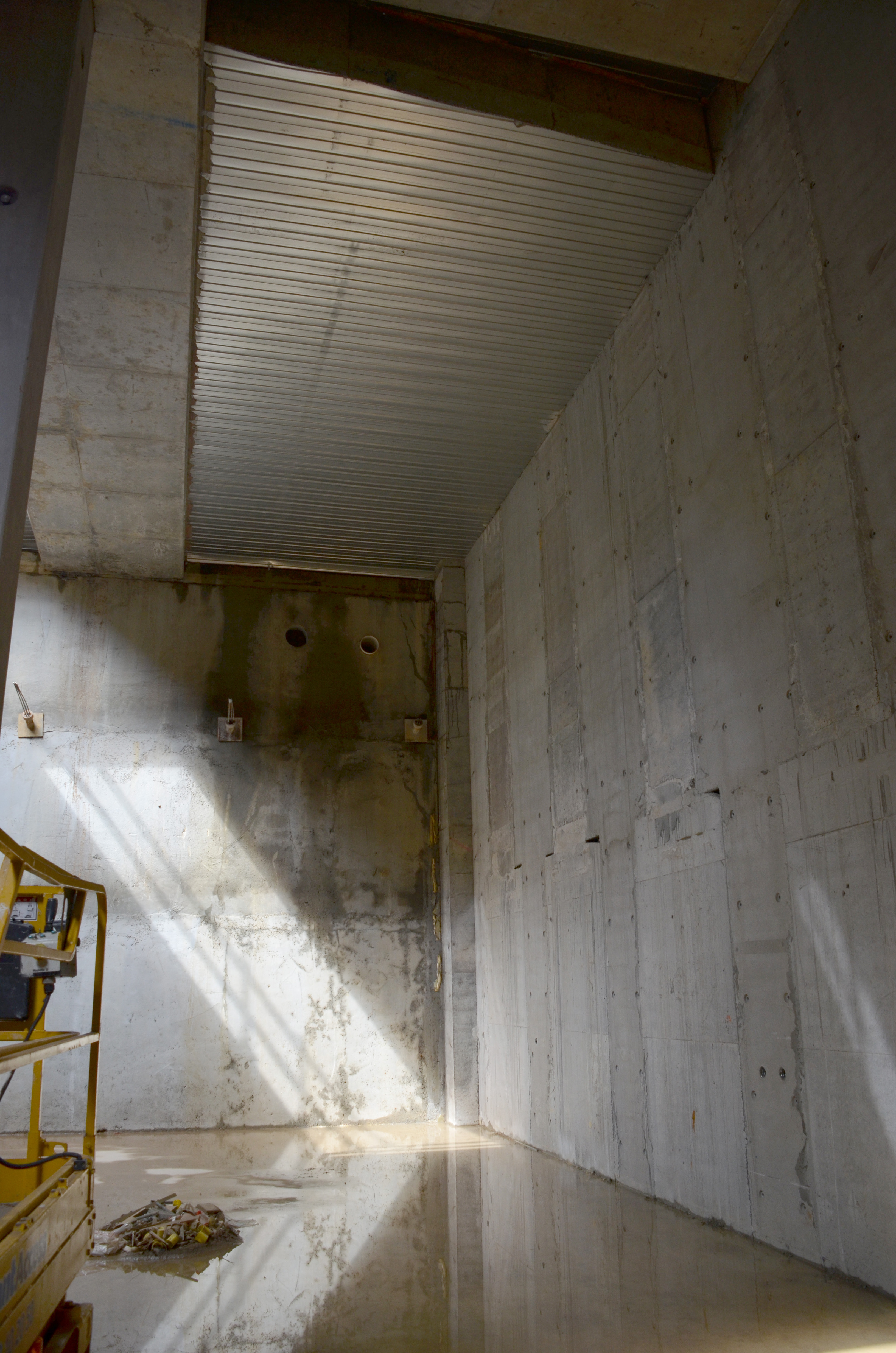 https://archive.abp.unimelb.edu.au/objects/images/Construction/Images/Water storage tank & pump room/DSC_3037.JPG https://archive.abp.unimelb.edu.au/objects/images/Construction/Images/Water storage tank & pump room/DSC_3037.JPG