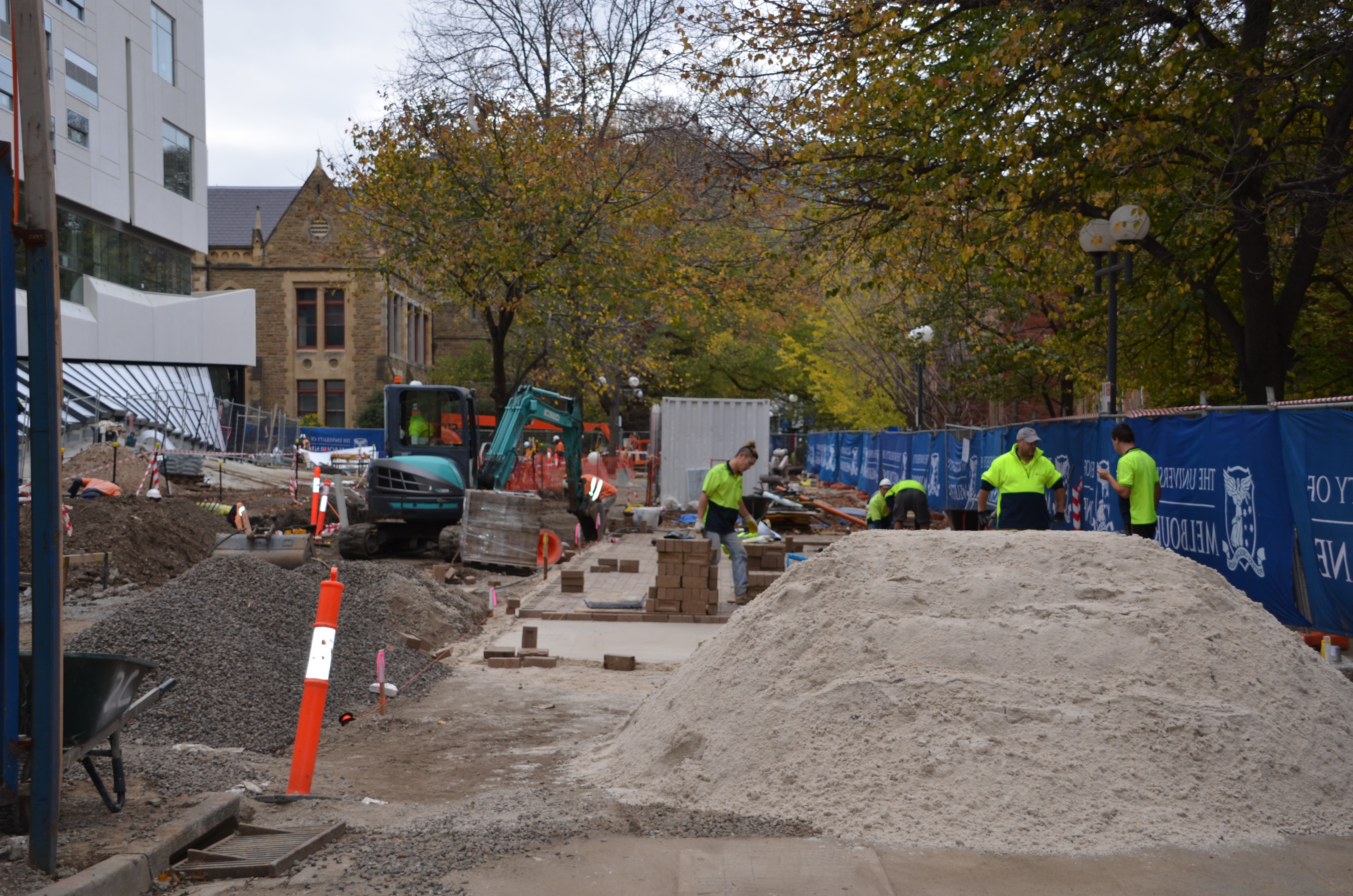 https://archive.abp.unimelb.edu.au/objects/images/Construction/Images/External Works/Brick paving & brick walls/DSC_8210.JPG https://archive.abp.unimelb.edu.au/objects/images/Construction/Images/External Works/Brick paving & brick walls/DSC_8210.JPG