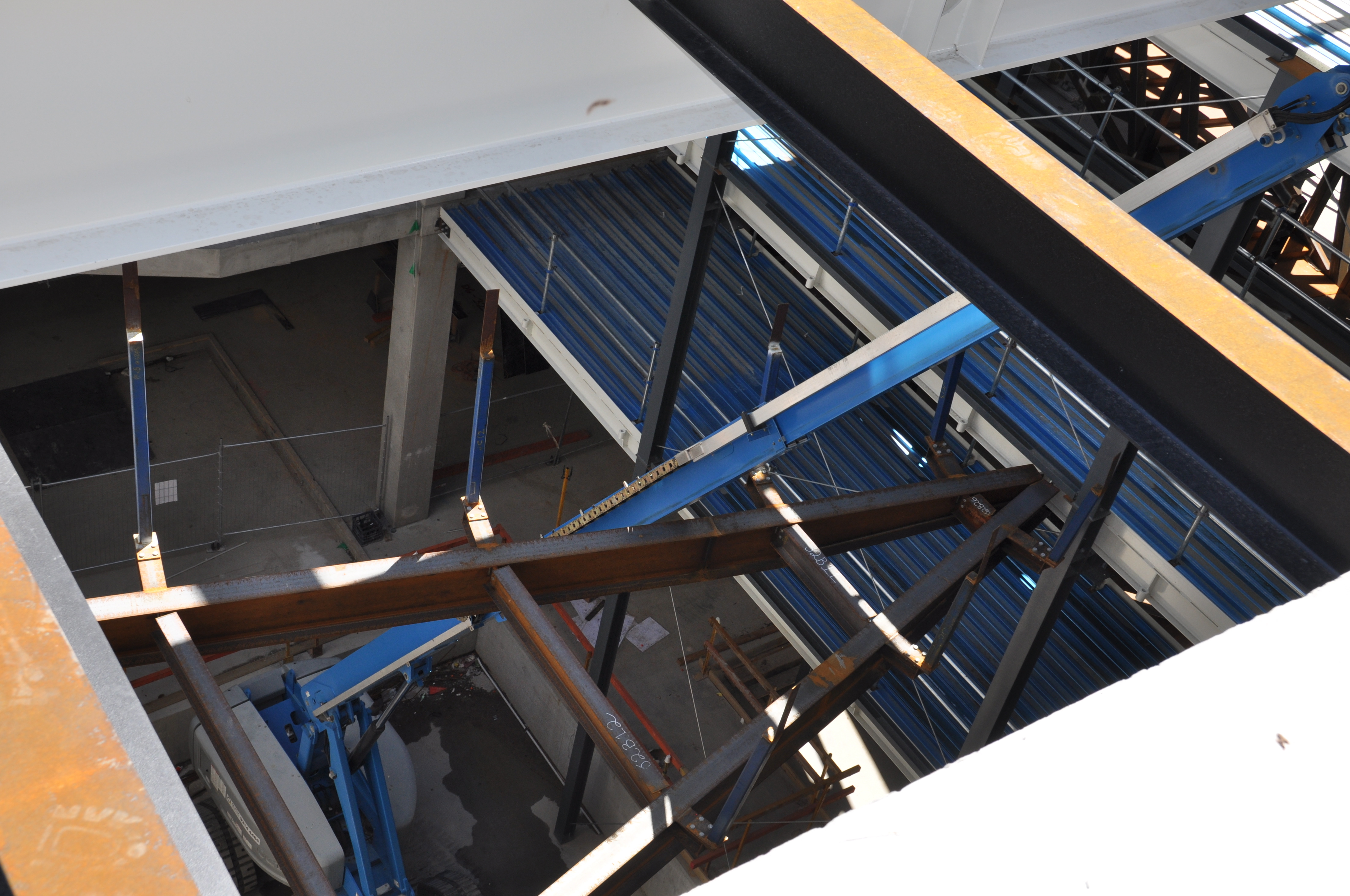 https://archive.abp.unimelb.edu.au/objects/images/Construction/Images/Structural steel/Jungle jim/DSC_4145.JPG