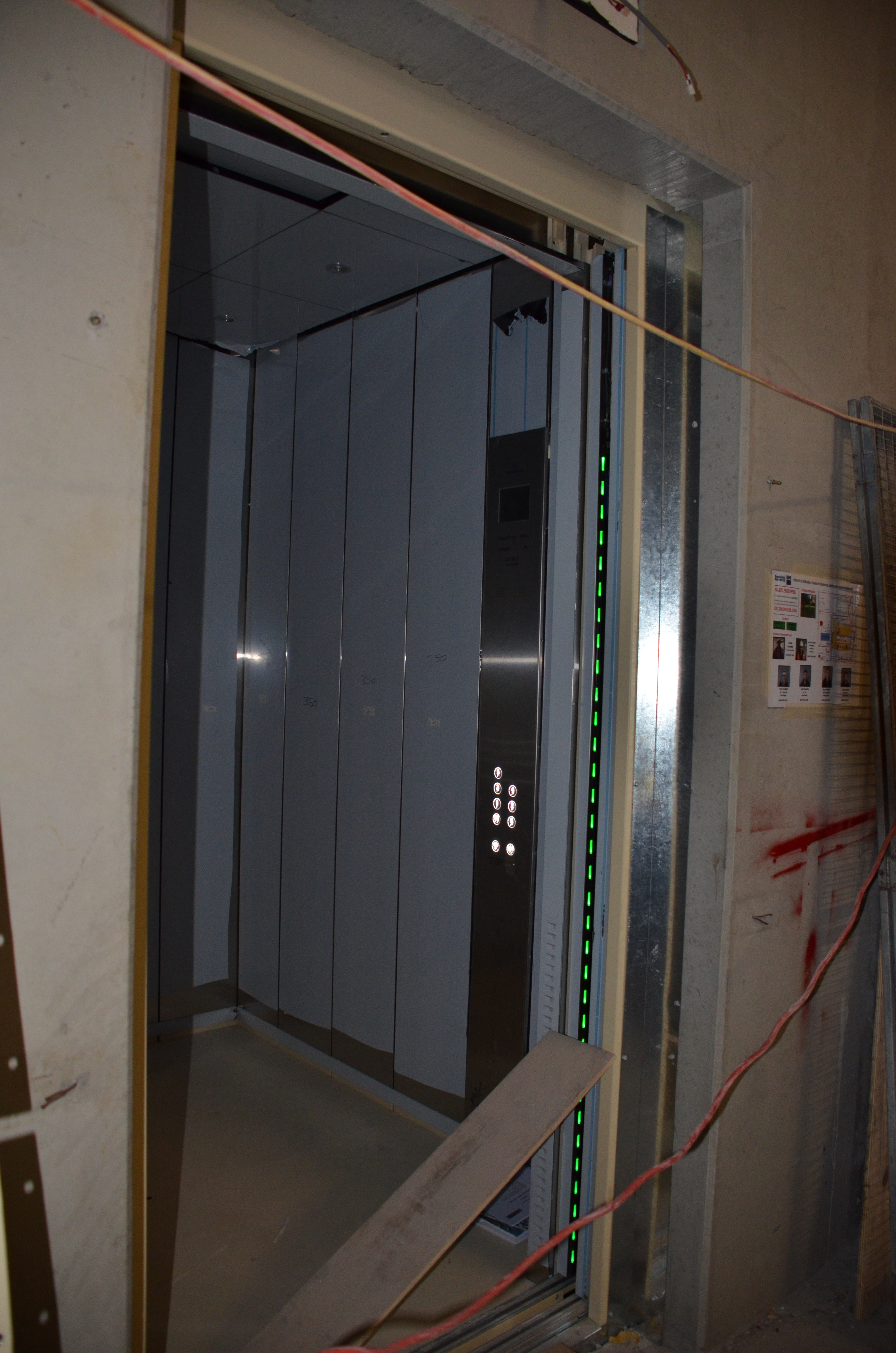 https://archive.abp.unimelb.edu.au/objects/images/Construction/Images/Services/Lift installation/Main lift bank/DSC_7422.JPG