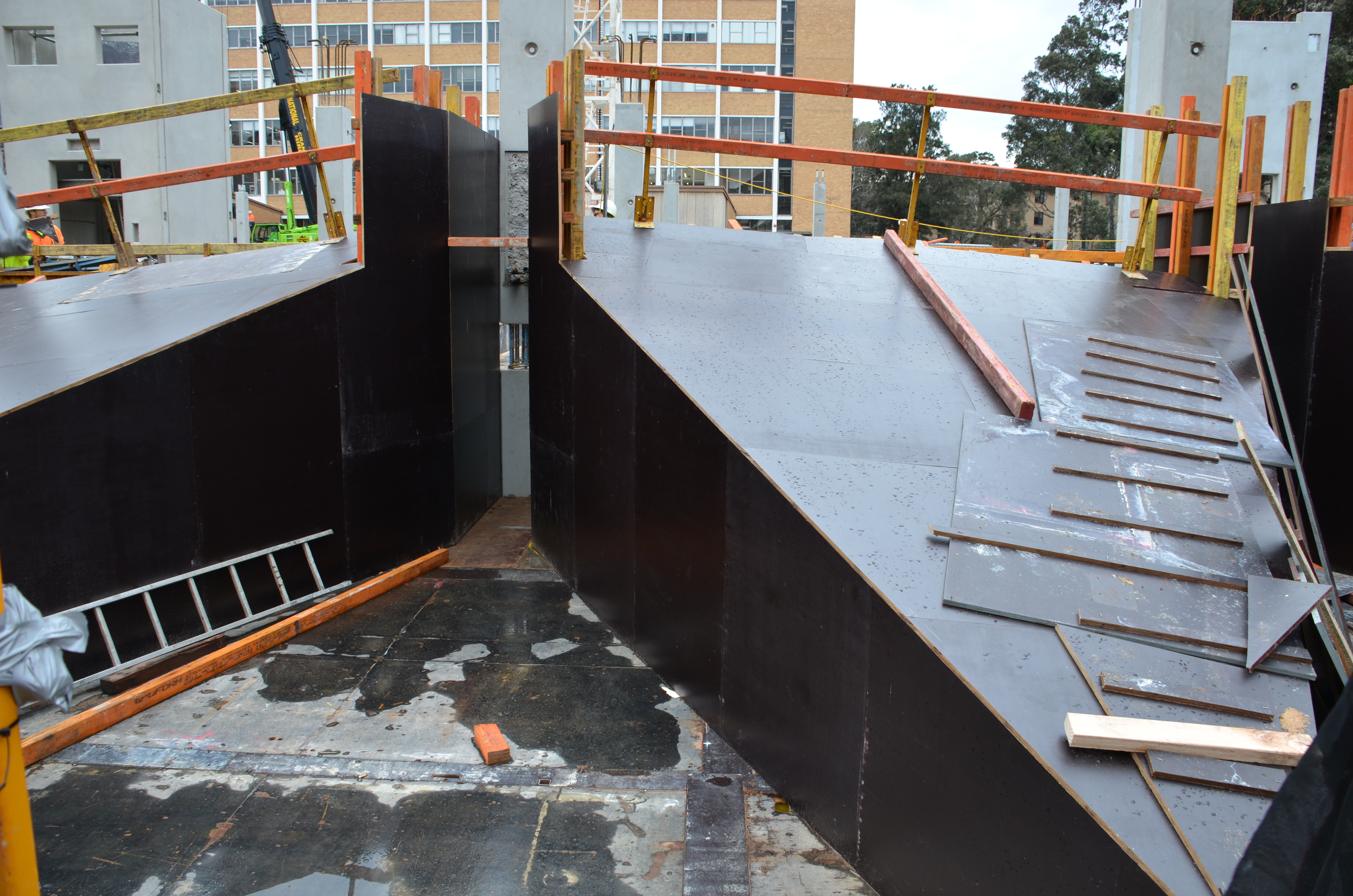 https://archive.abp.unimelb.edu.au/objects/images/Construction/Images/Concrete suspended slabs and beams/Wishbone beams library/DSC_1040.JPG
