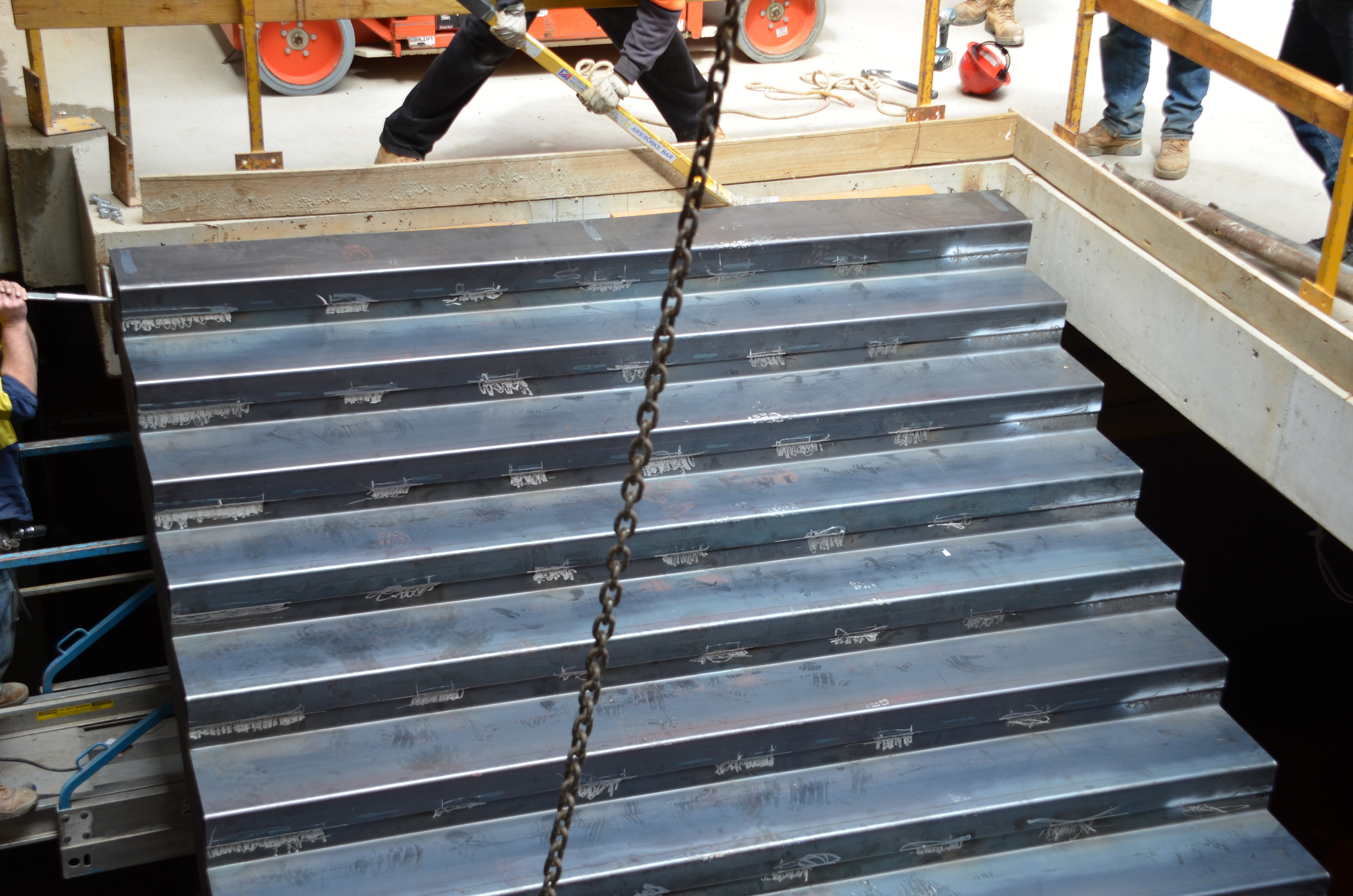 https://archive.abp.unimelb.edu.au/objects/images/Construction/Images/Stairs, walkways and balustrades/G & H structural steel stairs/DSC_3098.JPG