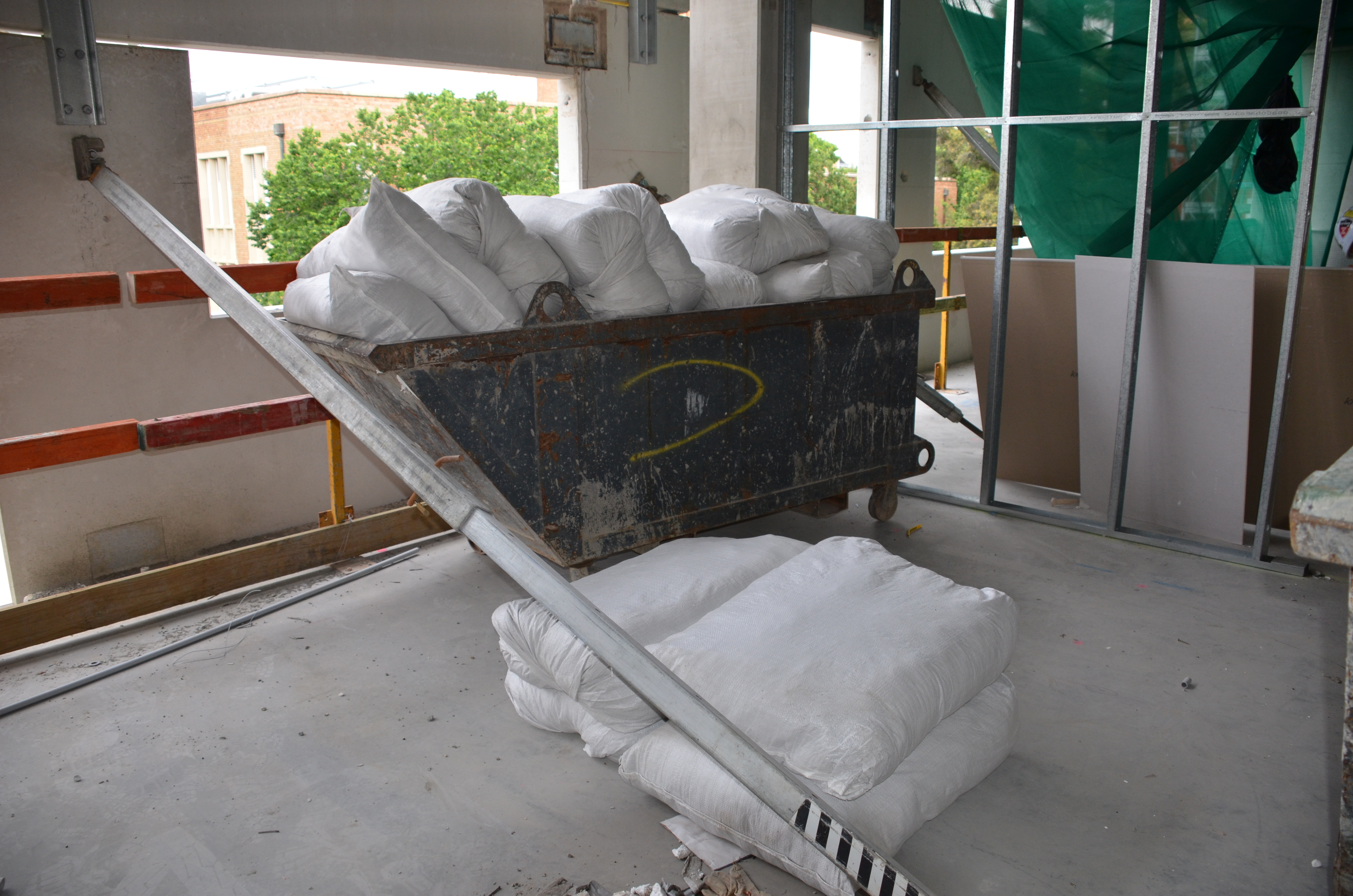 https://archive.abp.unimelb.edu.au/objects/images/Construction/Images/Walls/Metal stud upper floors/DSC_3886.JPG