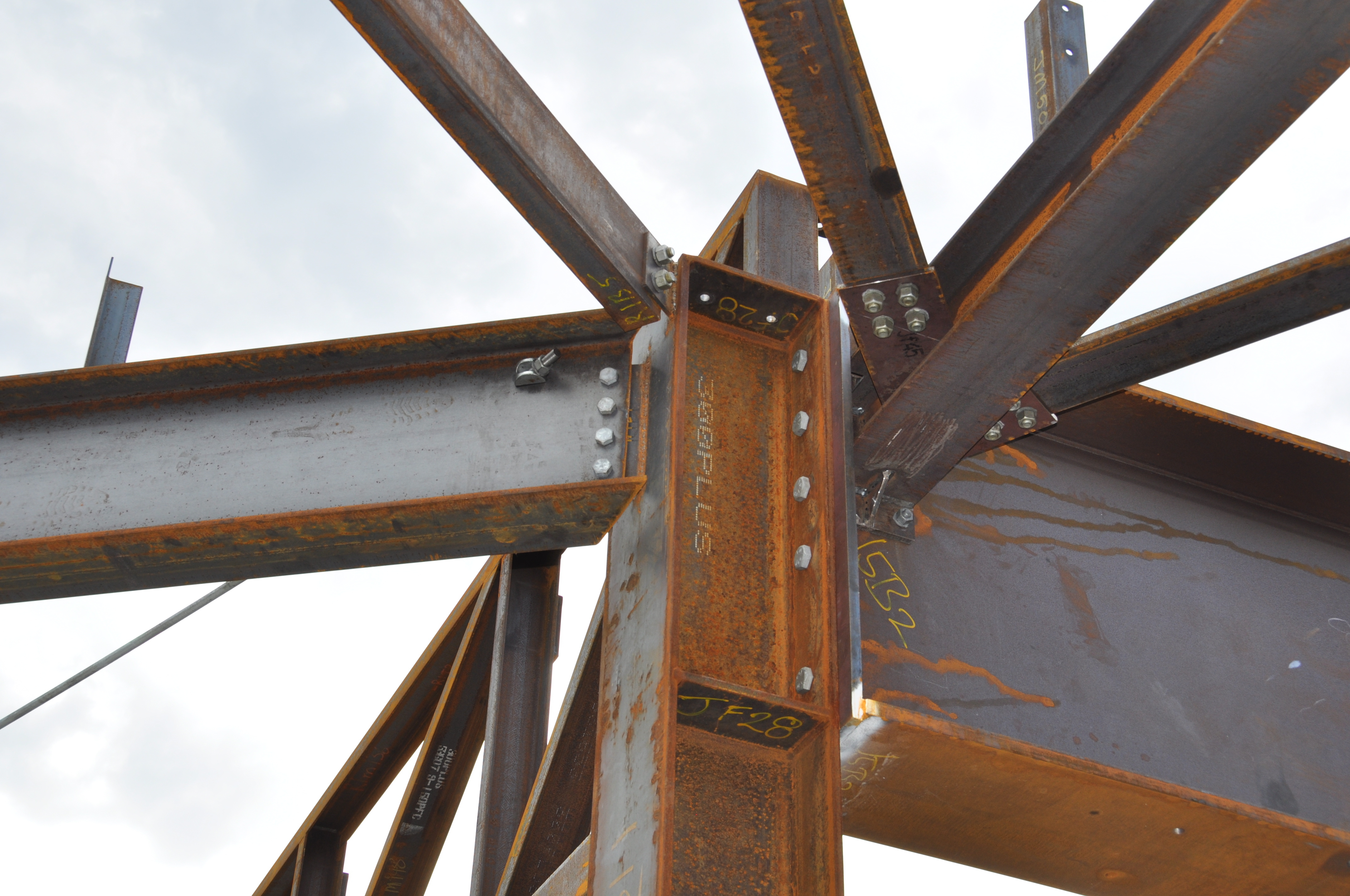 https://archive.abp.unimelb.edu.au/objects/images/Construction/Images/Stairs, walkways and balustrades/Structural steel walkways & support structure/DSC_3986.JPG