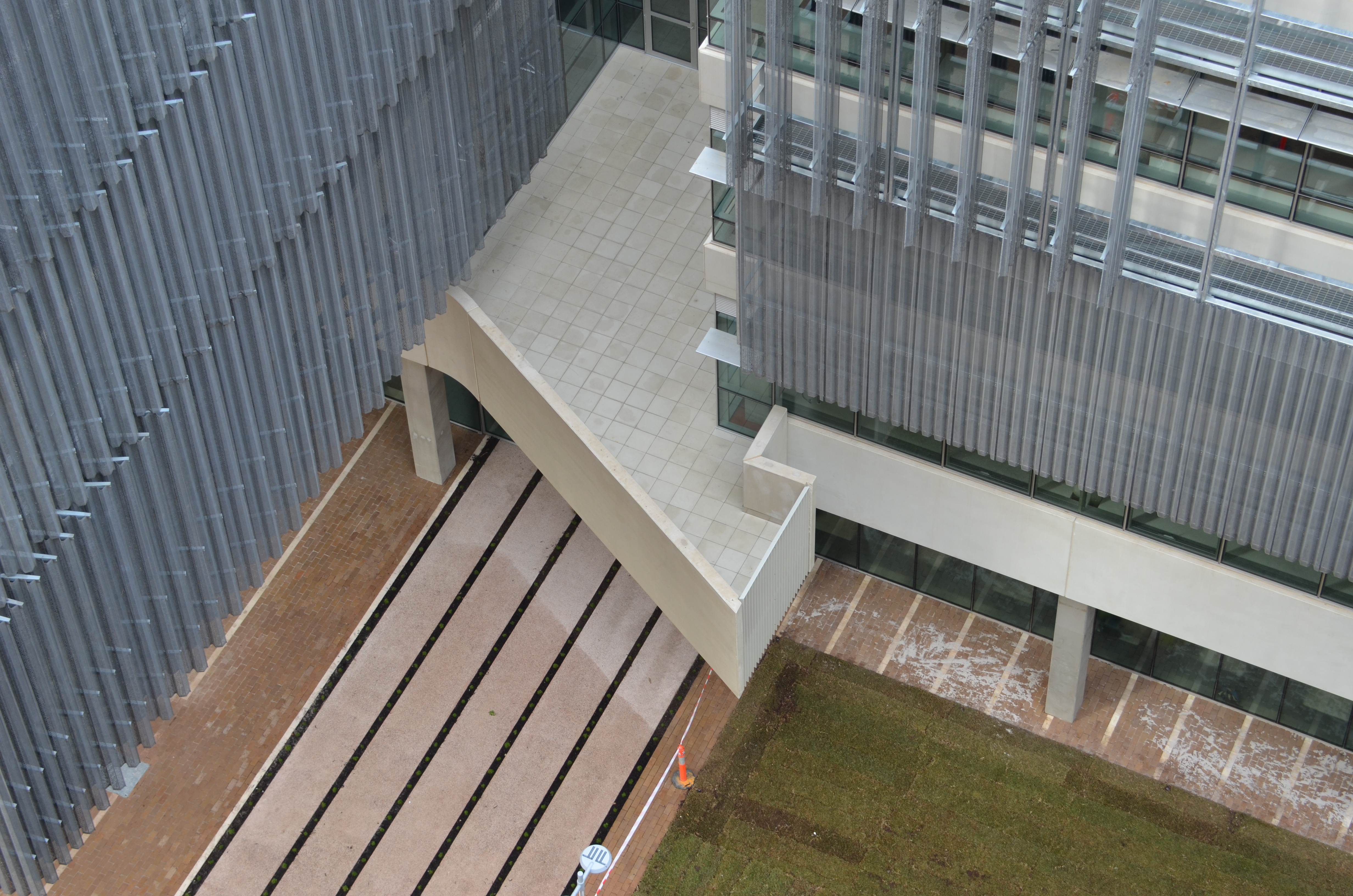 https://archive.abp.unimelb.edu.au/objects/images/Construction/Images/Floors and finishes/External balconies/DSC_9857.JPG https://archive.abp.unimelb.edu.au/objects/images/Construction/Images/Floors and finishes/External balconies/DSC_9857.JPG
