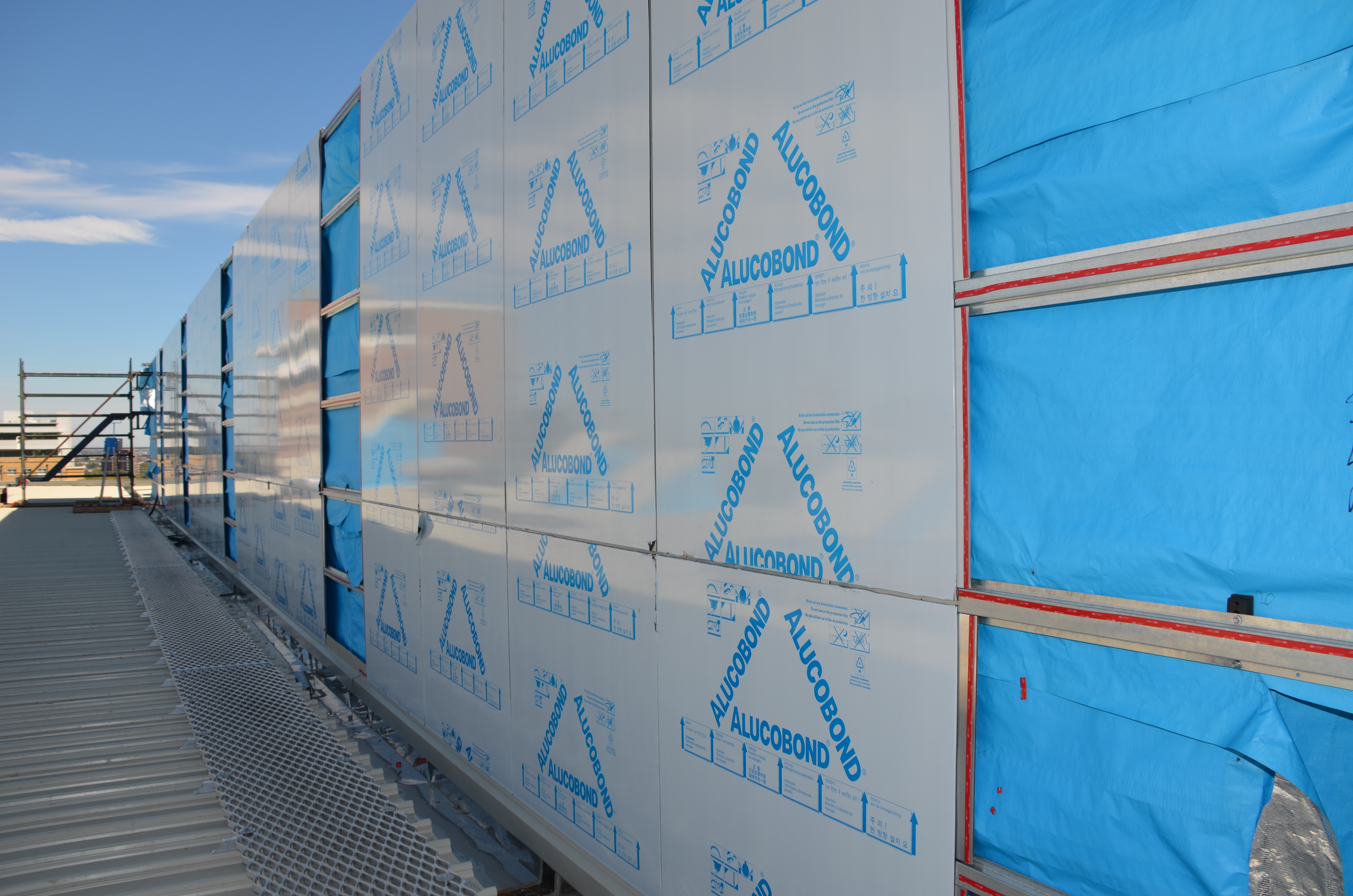 https://archive.abp.unimelb.edu.au/objects/images/Construction/Images/Roof/Sheet wall claddings/Composite sheet/DSC_6489.JPG https://archive.abp.unimelb.edu.au/objects/images/Construction/Images/Roof/Sheet wall claddings/Composite sheet/DSC_6489.JPG