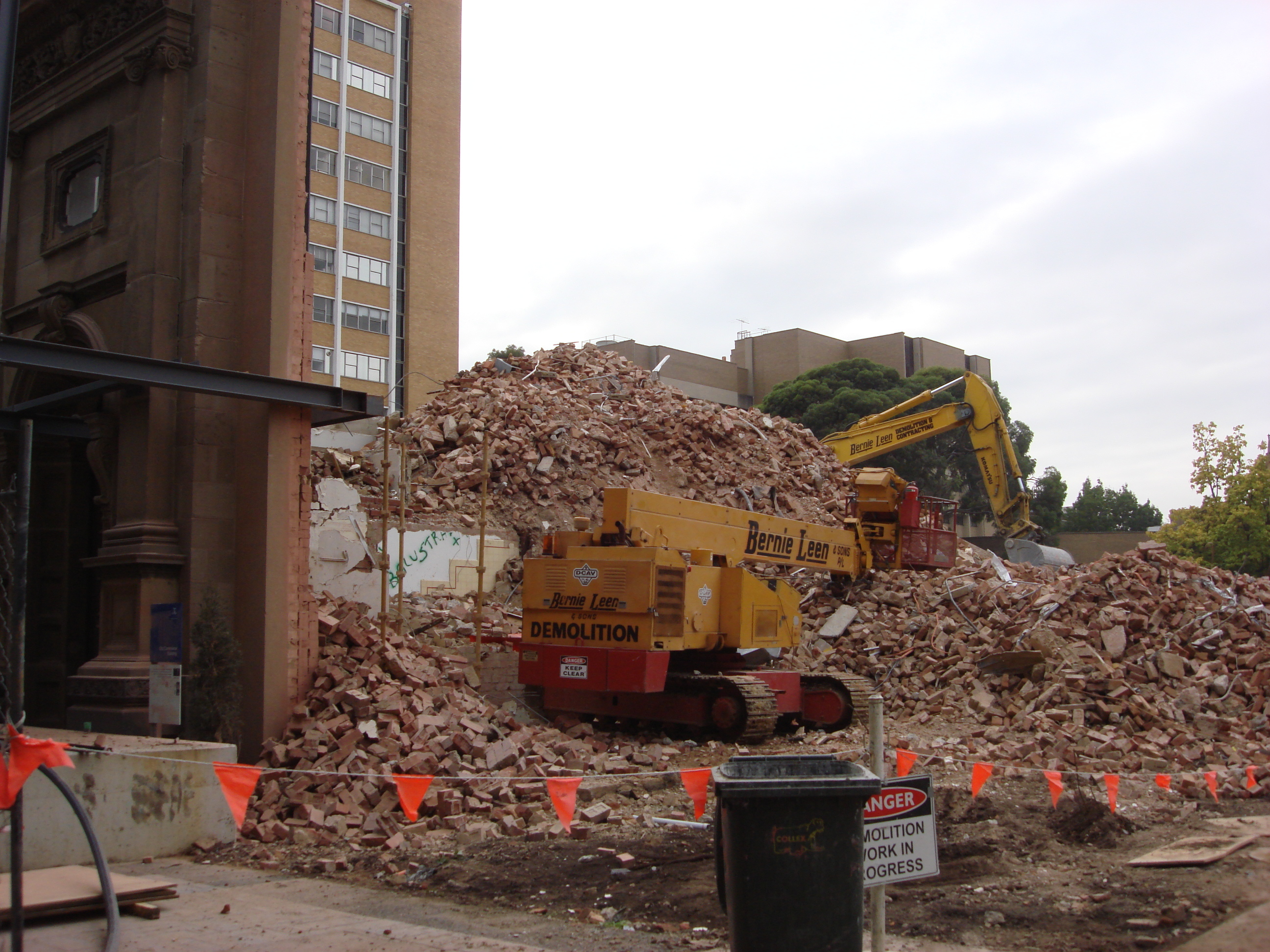 https://archive.abp.unimelb.edu.au/objects/images/Pre-construction/Demolition/OC/DSC08423.JPG https://archive.abp.unimelb.edu.au/objects/images/Pre-construction/Demolition/OC/DSC08423.JPG