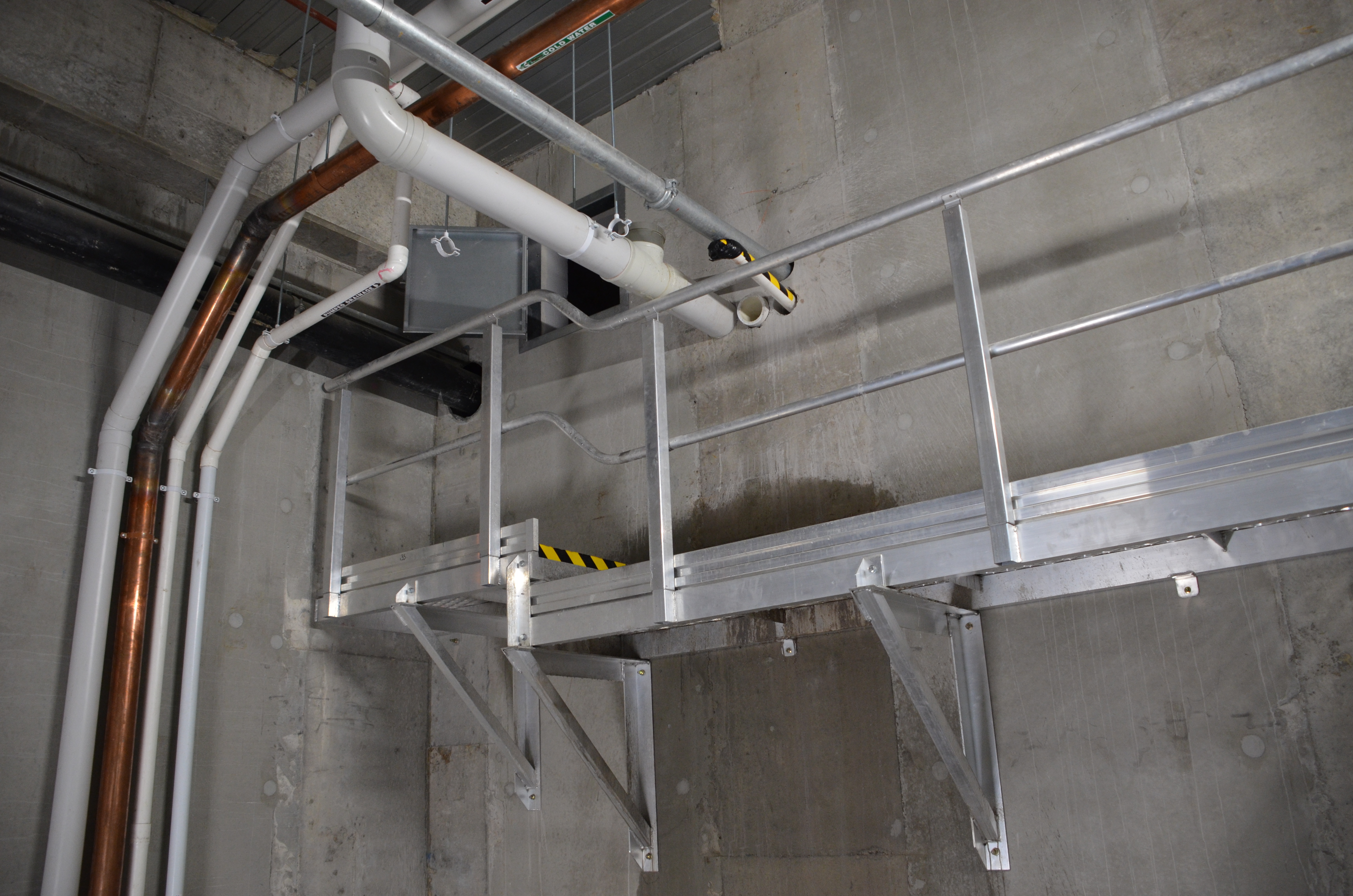 https://archive.abp.unimelb.edu.au/objects/images/Construction/Images/Water storage tank & pump room/DSD_0465.JPG https://archive.abp.unimelb.edu.au/objects/images/Construction/Images/Water storage tank & pump room/DSD_0465.JPG