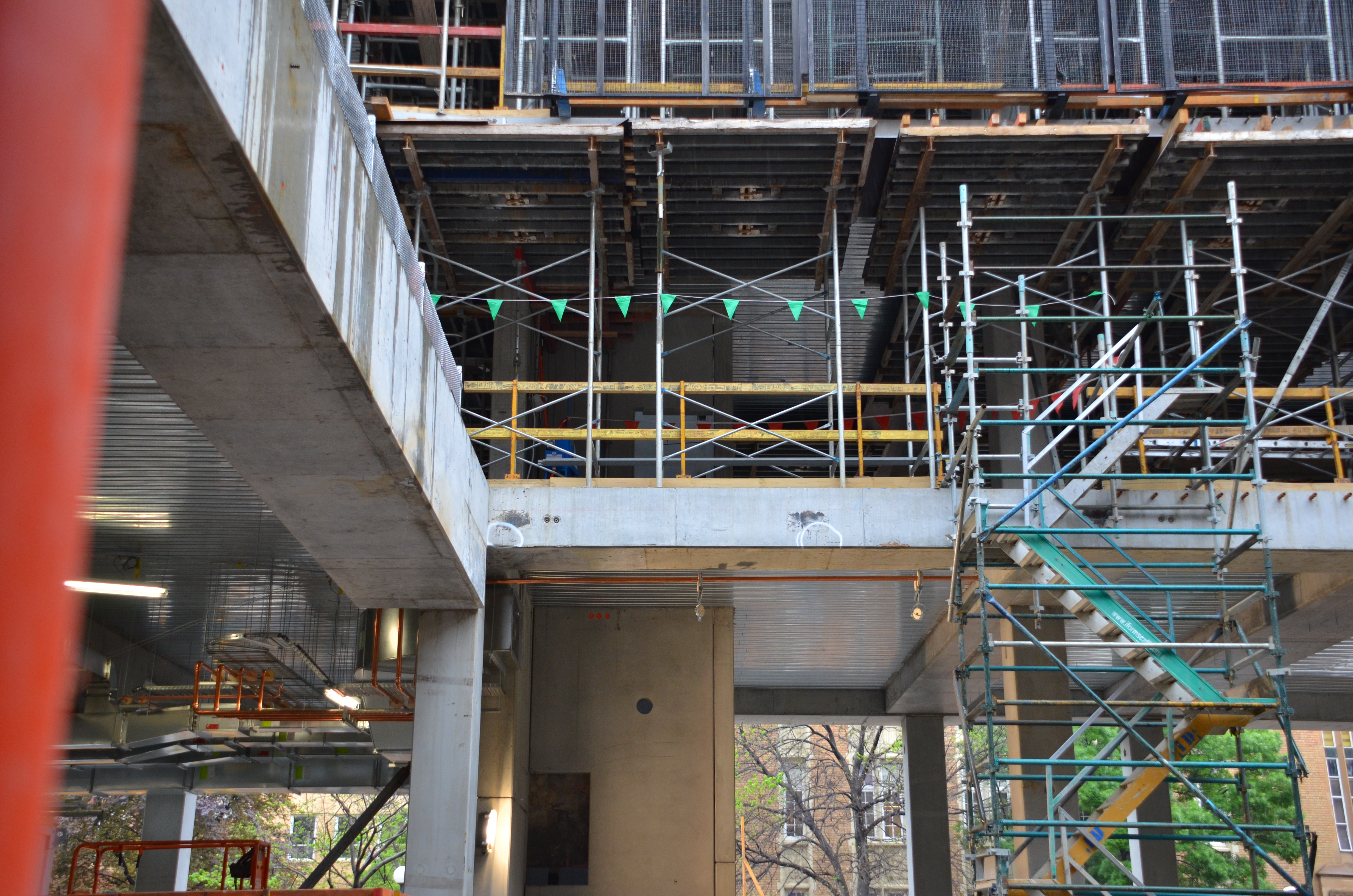 https://archive.abp.unimelb.edu.au/objects/images/Construction/Images/Stairs, walkways and balustrades/G & H structural steel stairs/DSC_2963.JPG