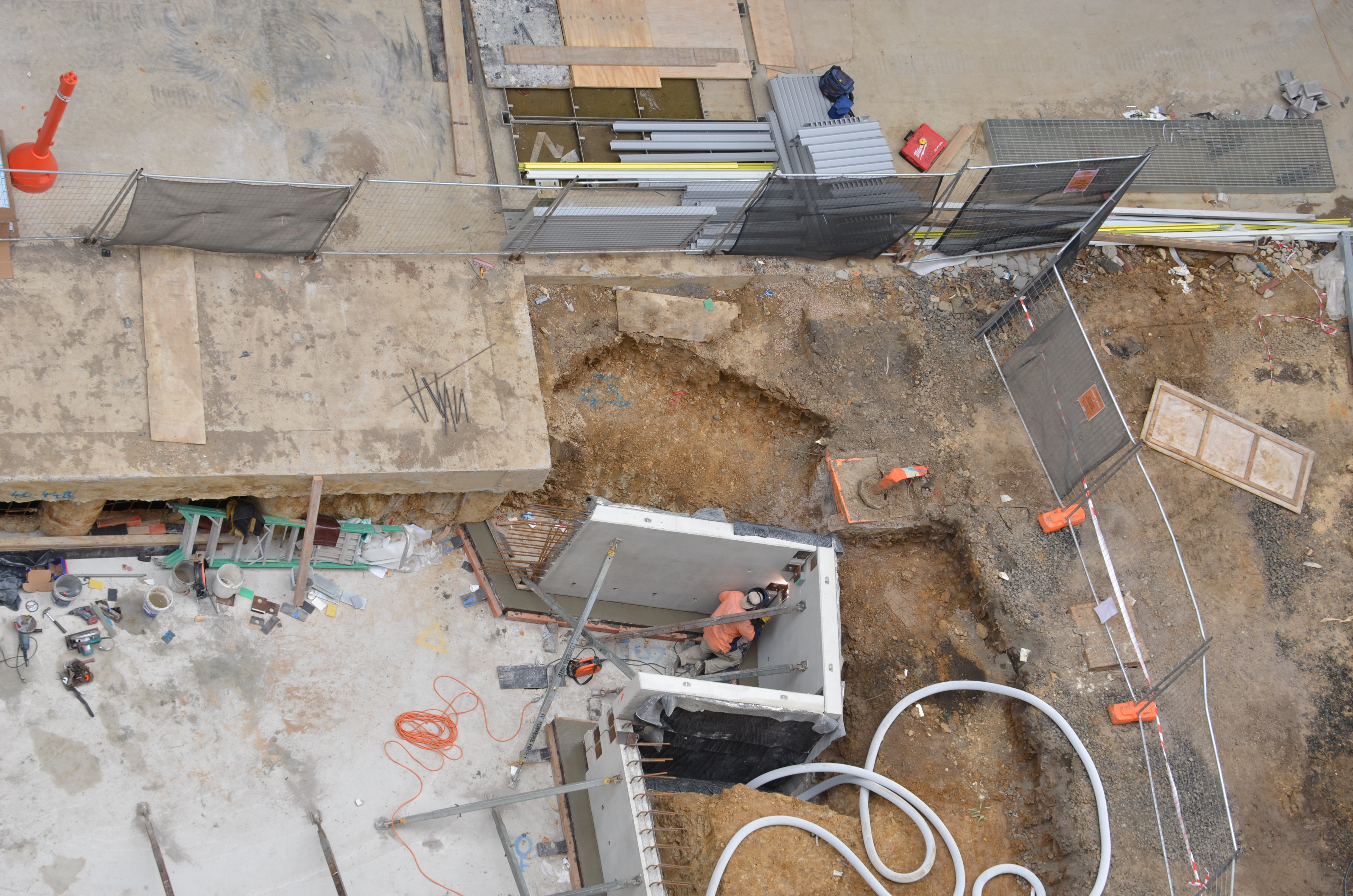 https://archive.abp.unimelb.edu.au/objects/images/Construction/Images/Services/Mechanical/Air intake plenums/DSC_7936.JPG
