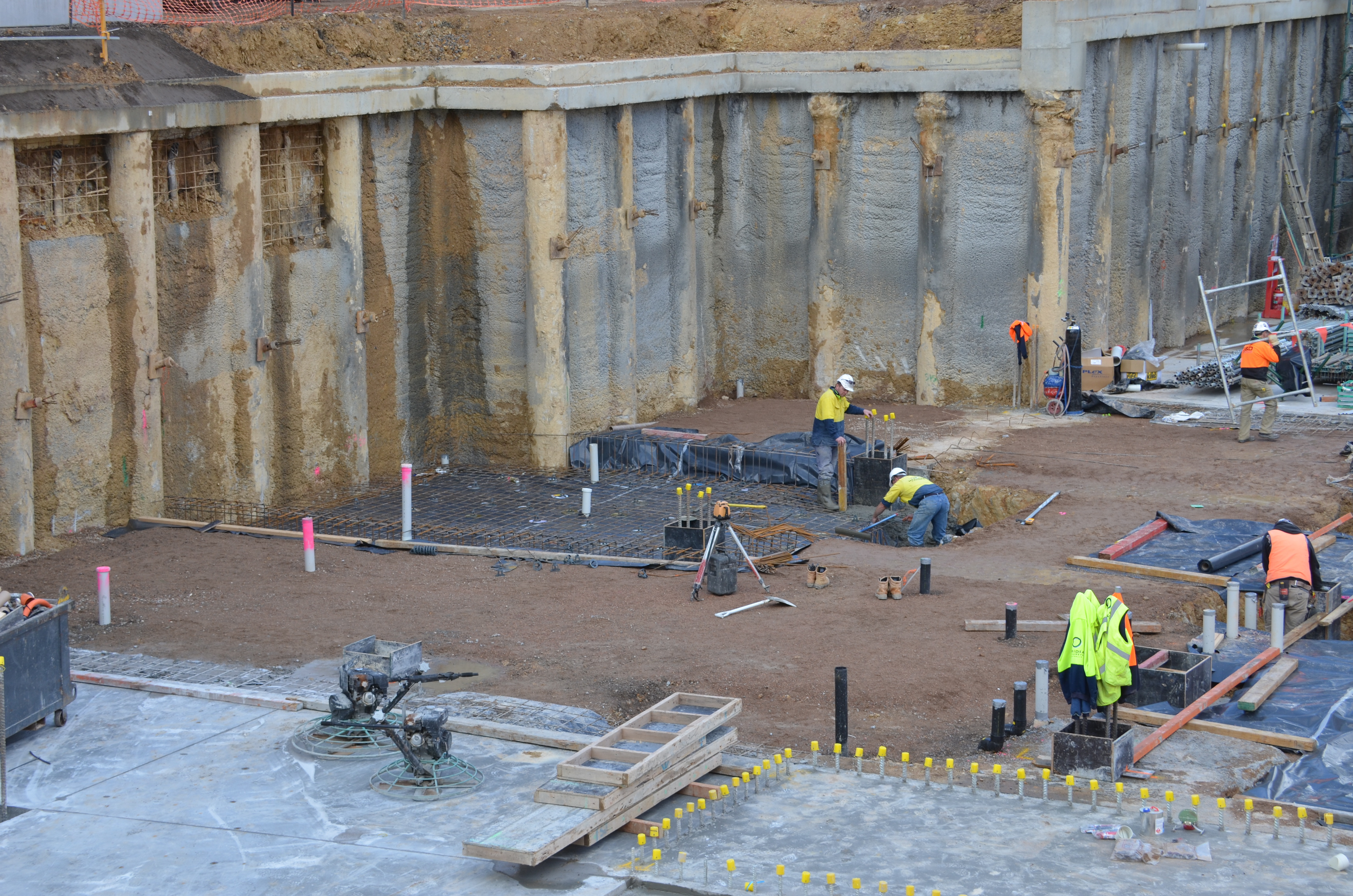 https://archive.abp.unimelb.edu.au/objects/images/Construction/Images/Basement/Basement ground slabs/DSC_1012.JPG
