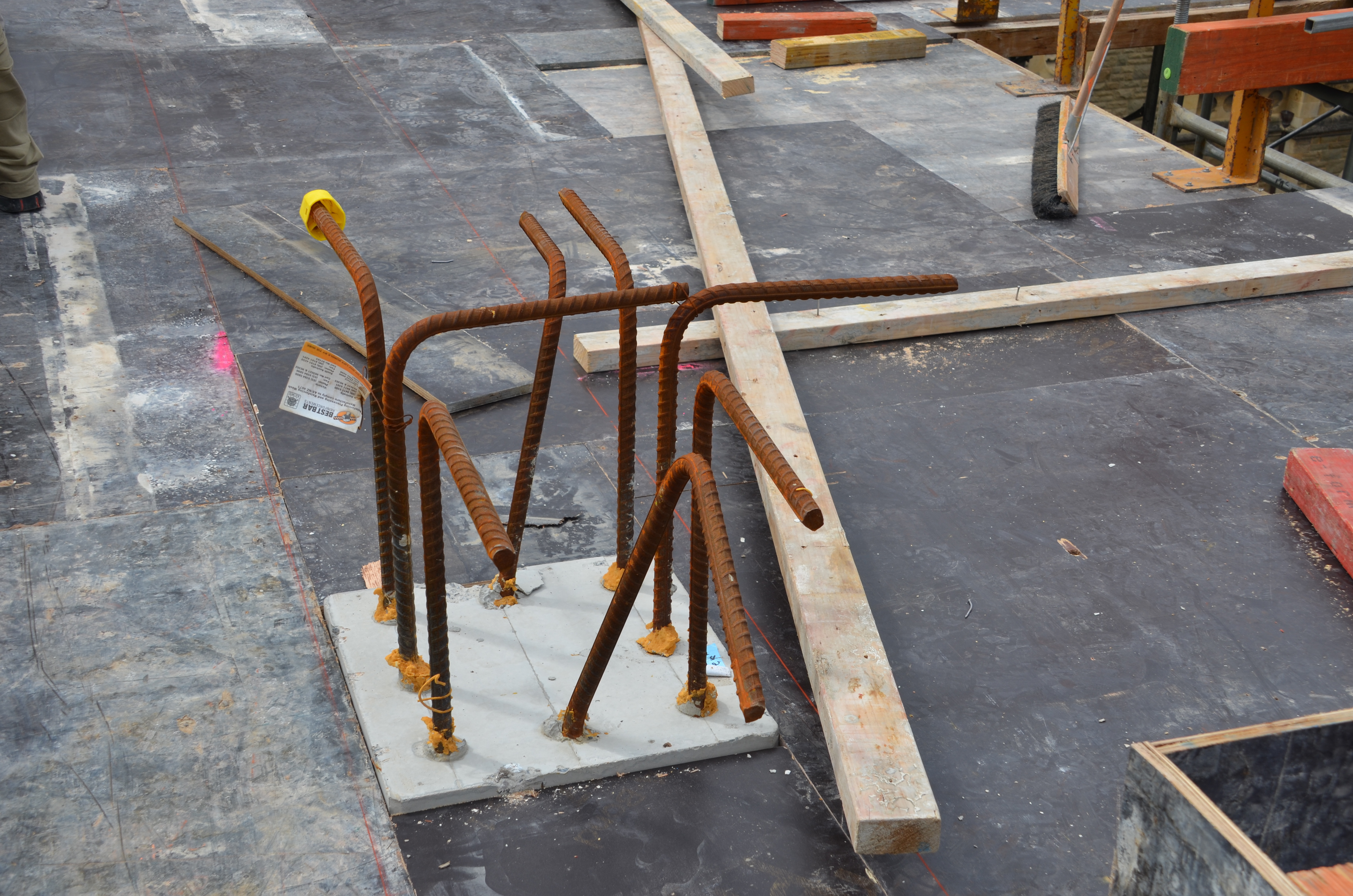 https://archive.abp.unimelb.edu.au/objects/images/Construction/Images/Concrete suspended slabs and beams/Levels 1-5 & formwork/DSC_3071.JPG