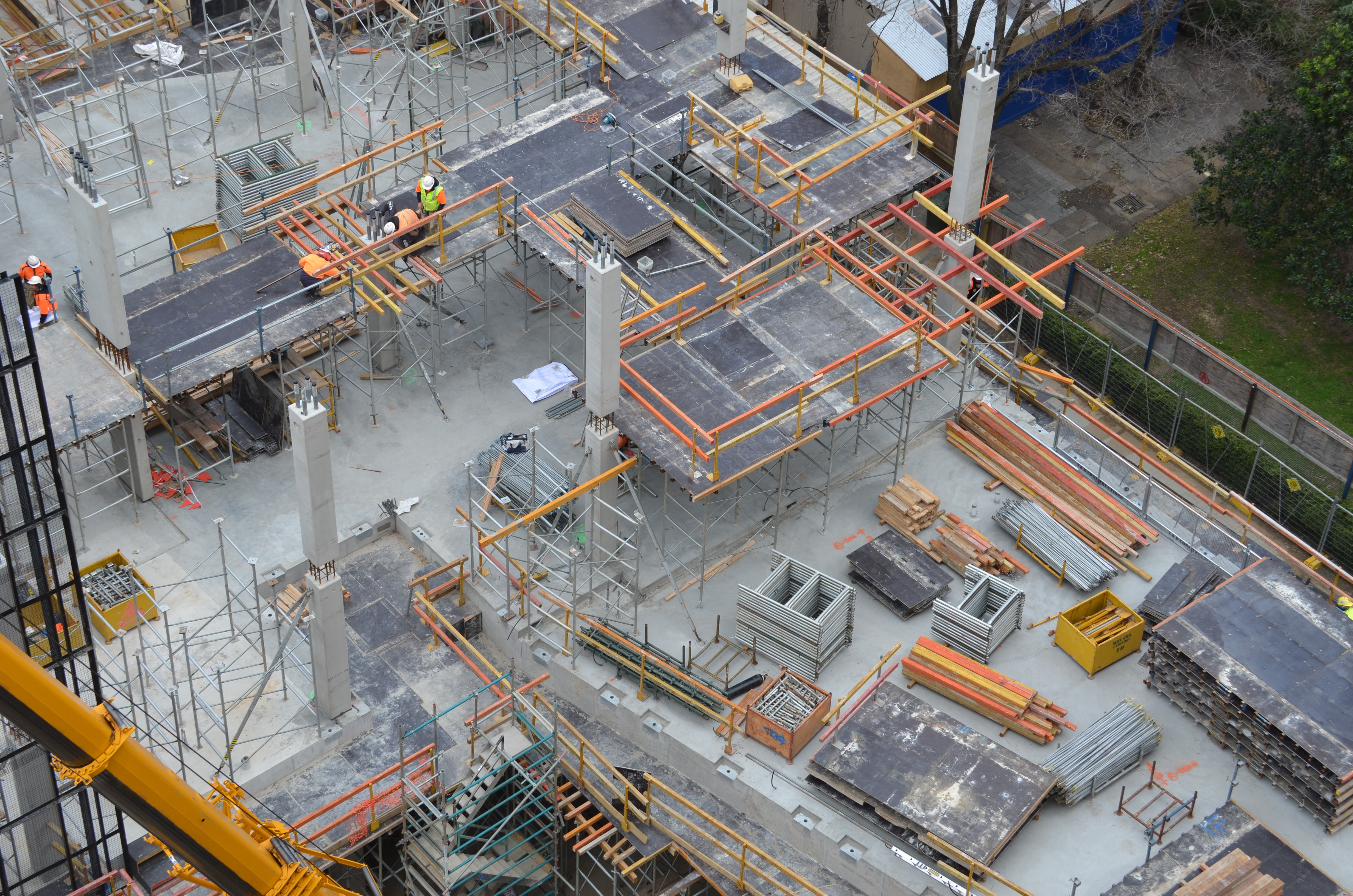 https://archive.abp.unimelb.edu.au/objects/images/Construction/Images/Concrete suspended slabs and beams/Levels 1-5 & formwork/DSC_2456.JPG