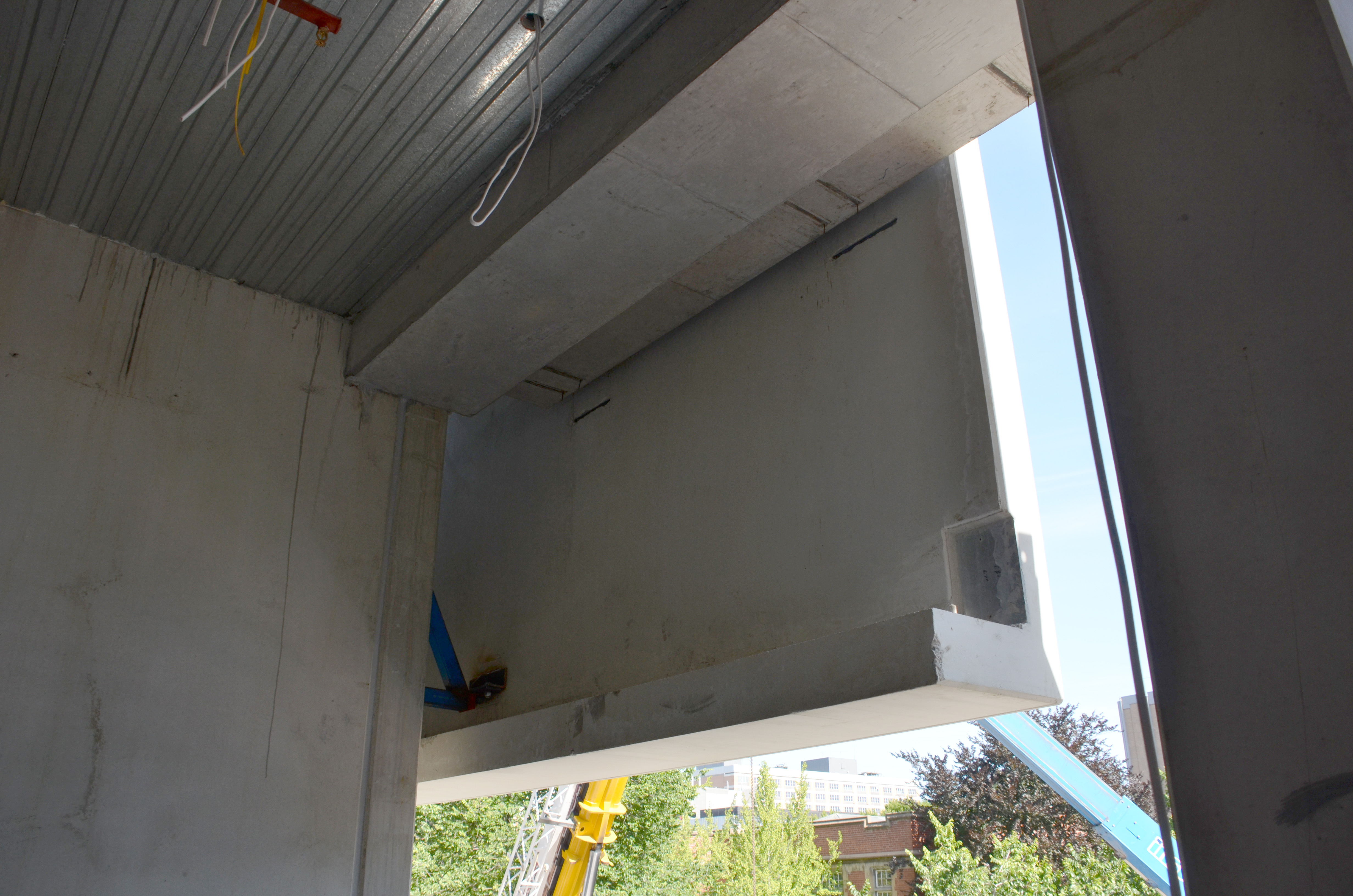 https://archive.abp.unimelb.edu.au/objects/images/Construction/Images/Facades/Precast concrete/Polished south side/DSC_4330.JPG