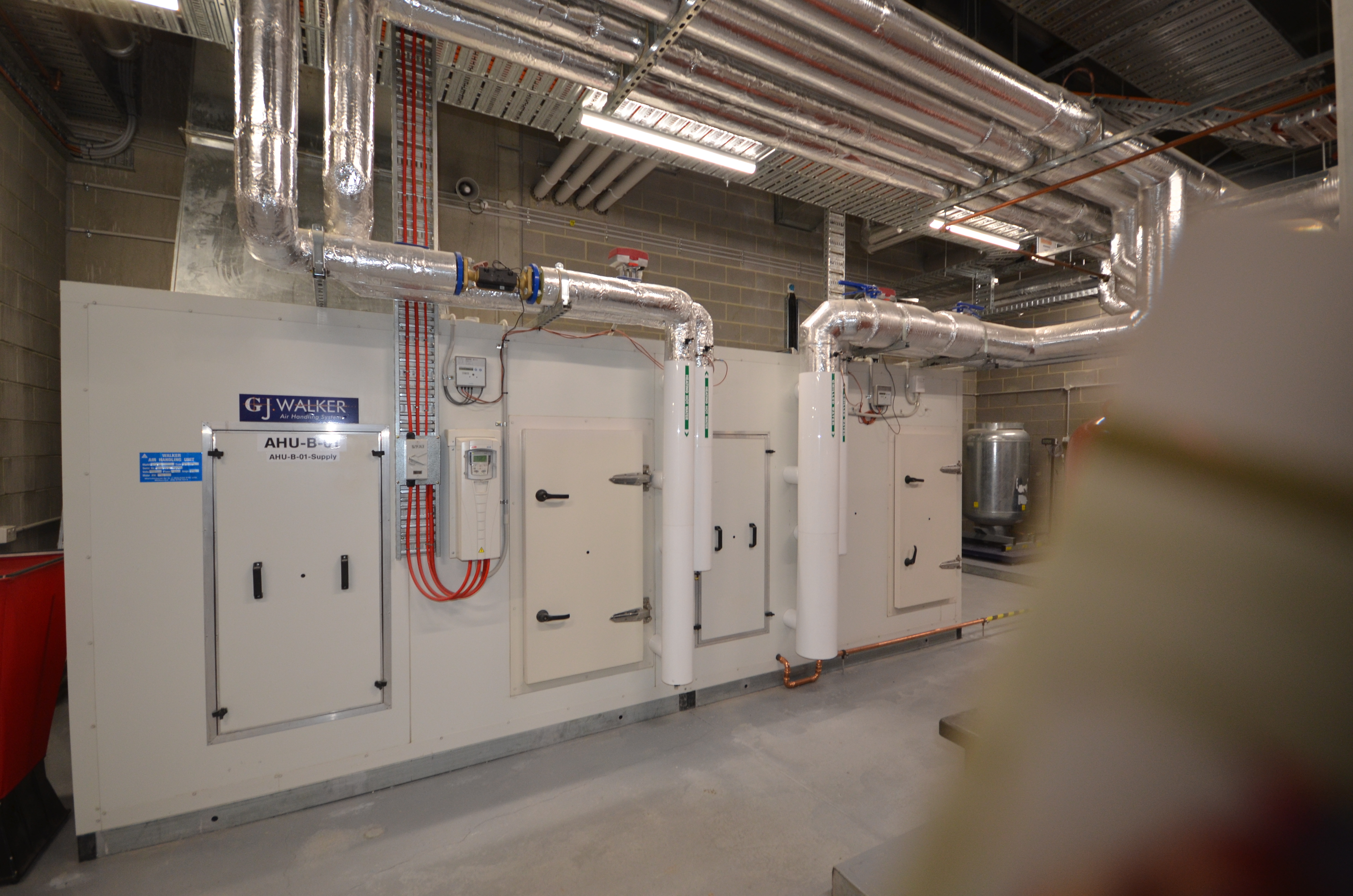 https://archive.abp.unimelb.edu.au/objects/images/Construction/Images/Services/Mechanical/Large plant room basement/DSC_9997.JPG