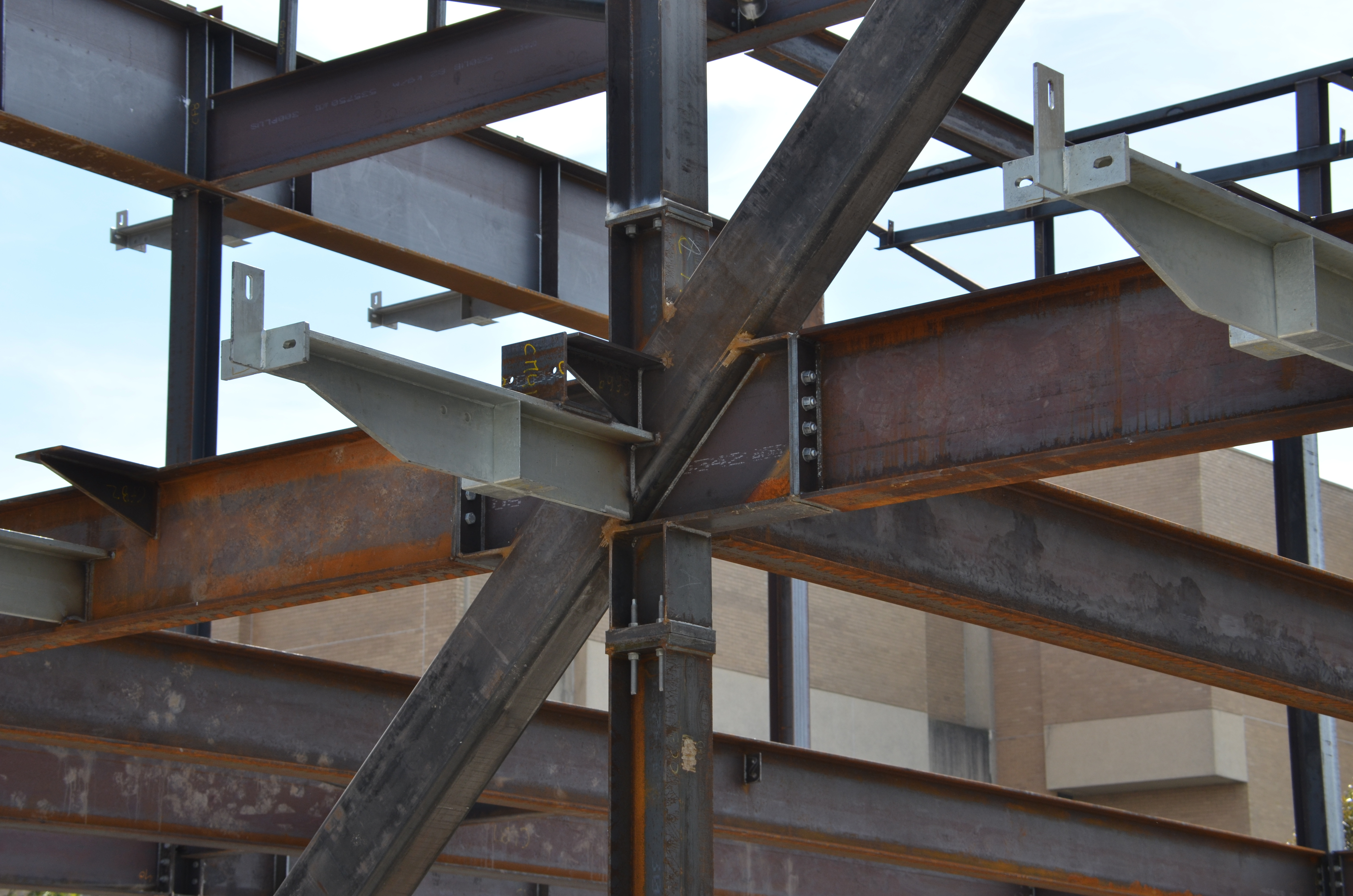 https://archive.abp.unimelb.edu.au/objects/images/Construction/Images/Structural steel/Cantilever/Erection/DSC_4469.JPG