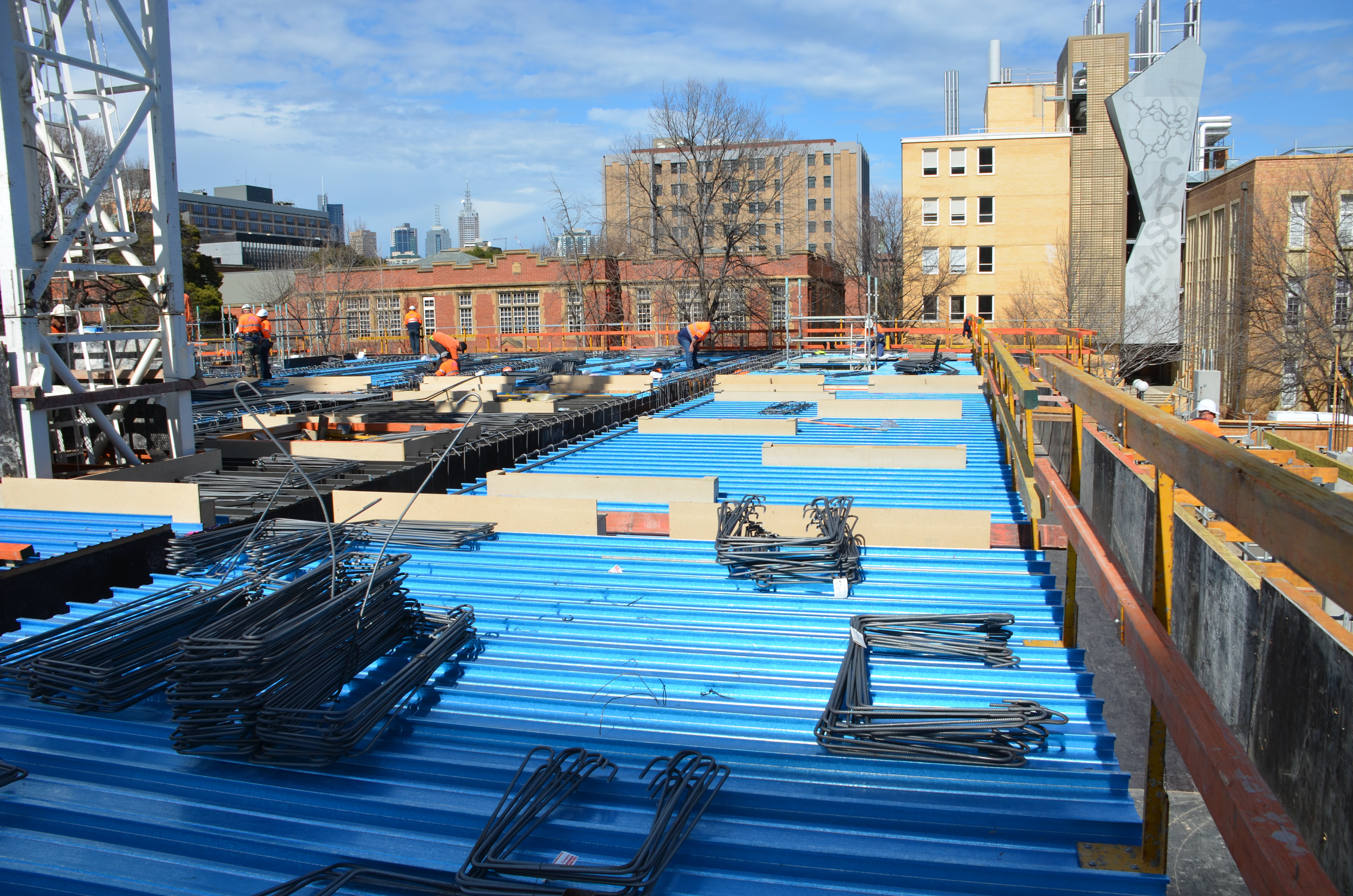 https://archive.abp.unimelb.edu.au/objects/images/Construction/Images/Concrete suspended slabs and beams/Levels 1-5 & formwork/DSC_1484.JPG