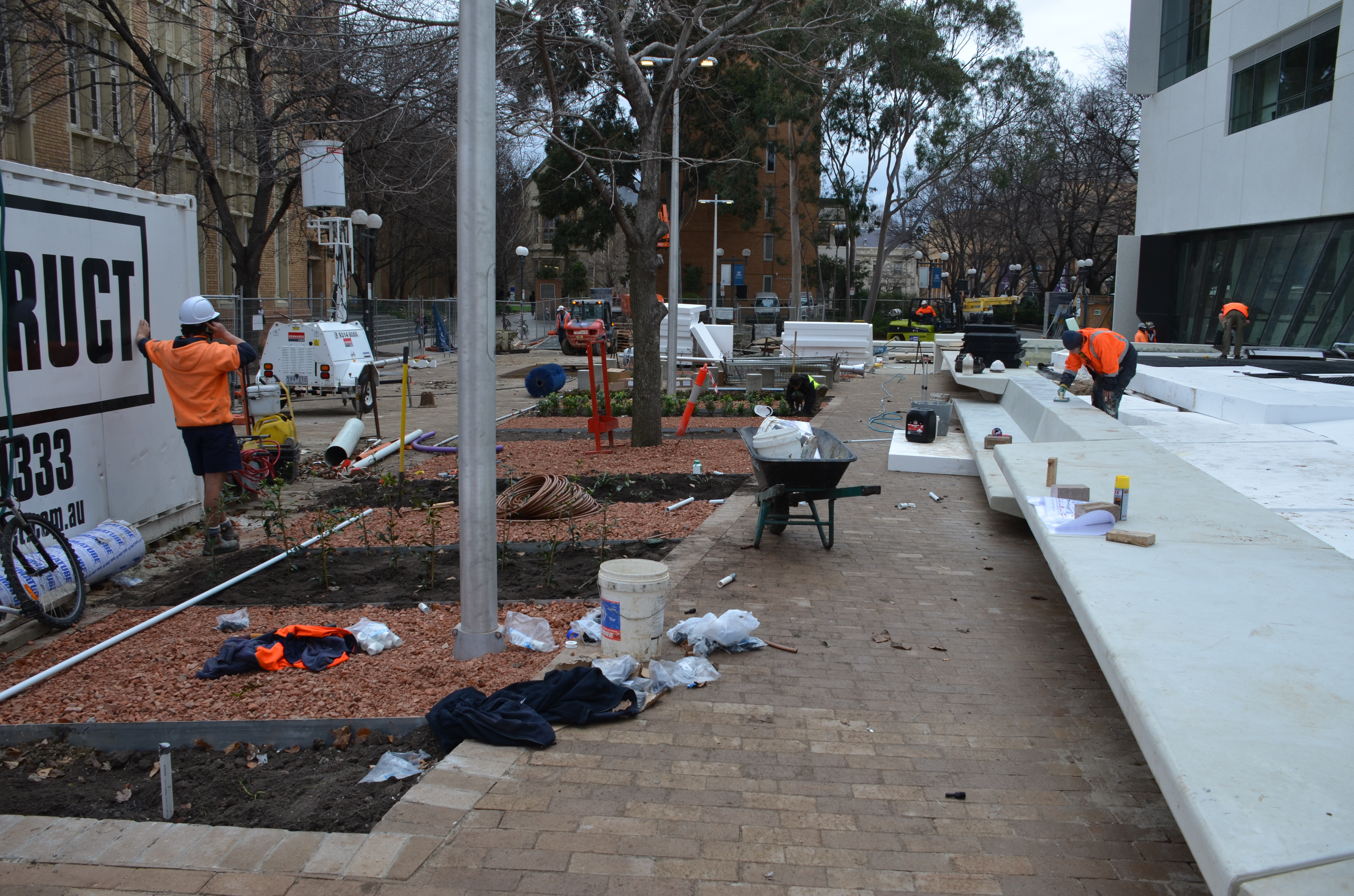 https://archive.abp.unimelb.edu.au/objects/images/Construction/Images/External Works/Planting/DSC_9597.JPG https://archive.abp.unimelb.edu.au/objects/images/Construction/Images/External Works/Planting/DSC_9597.JPG