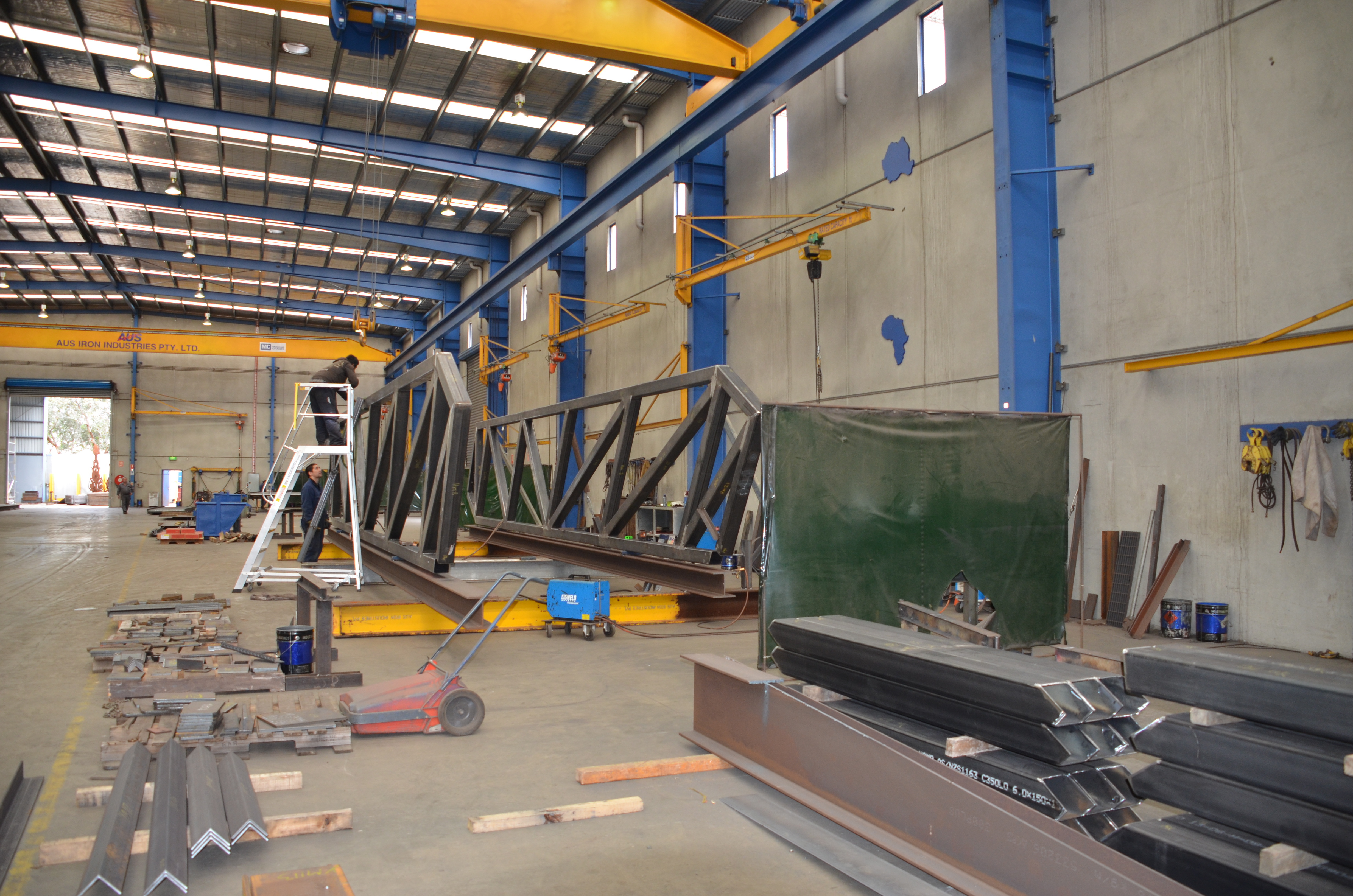 https://archive.abp.unimelb.edu.au/objects/images/Construction/Images/Structural steel/Aus Iron Industries fabrication/DSC_2816.JPG
