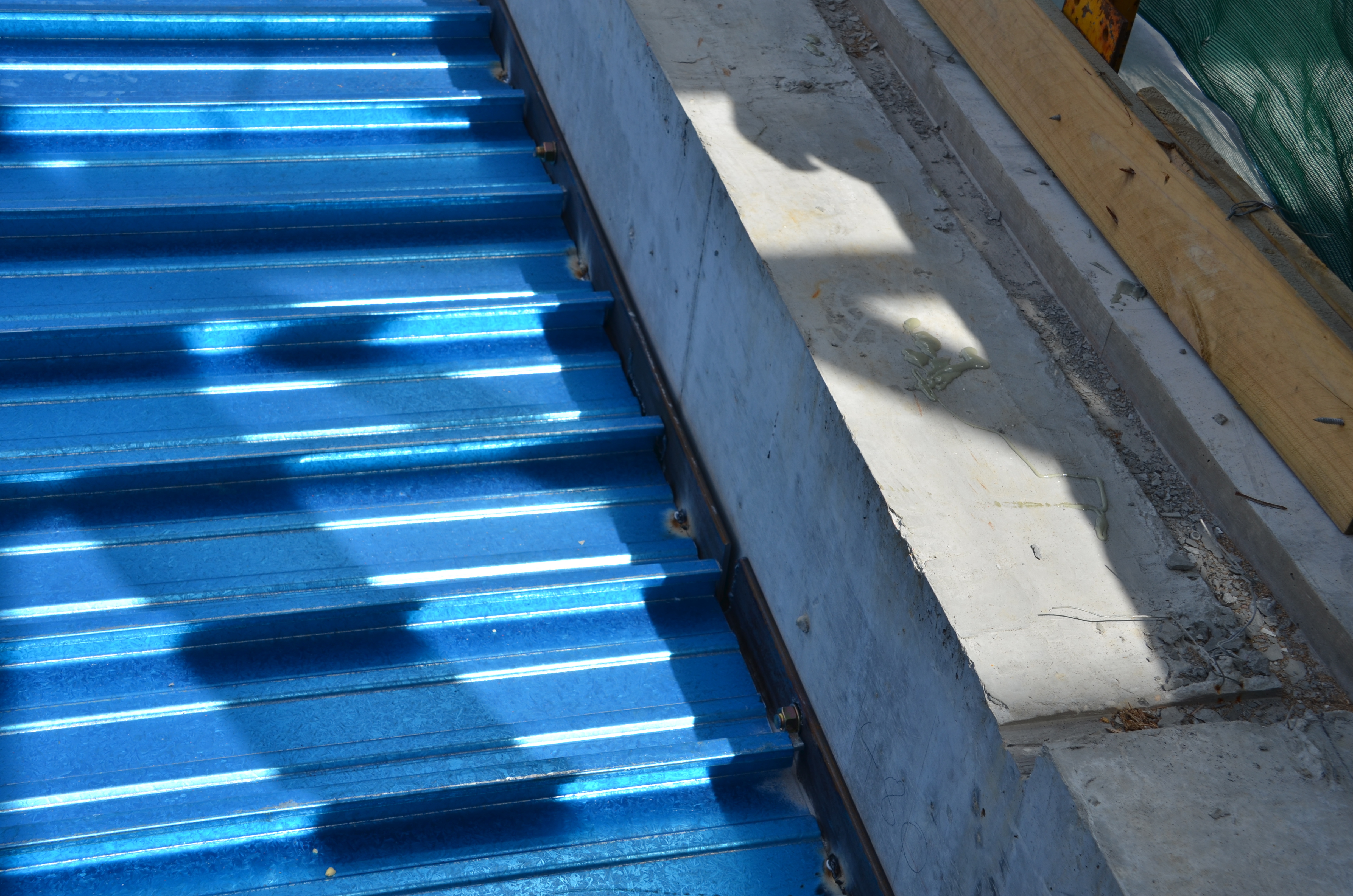 https://archive.abp.unimelb.edu.au/objects/images/Construction/Images/Structural steel/Roof terrace/DSC_4483.JPG