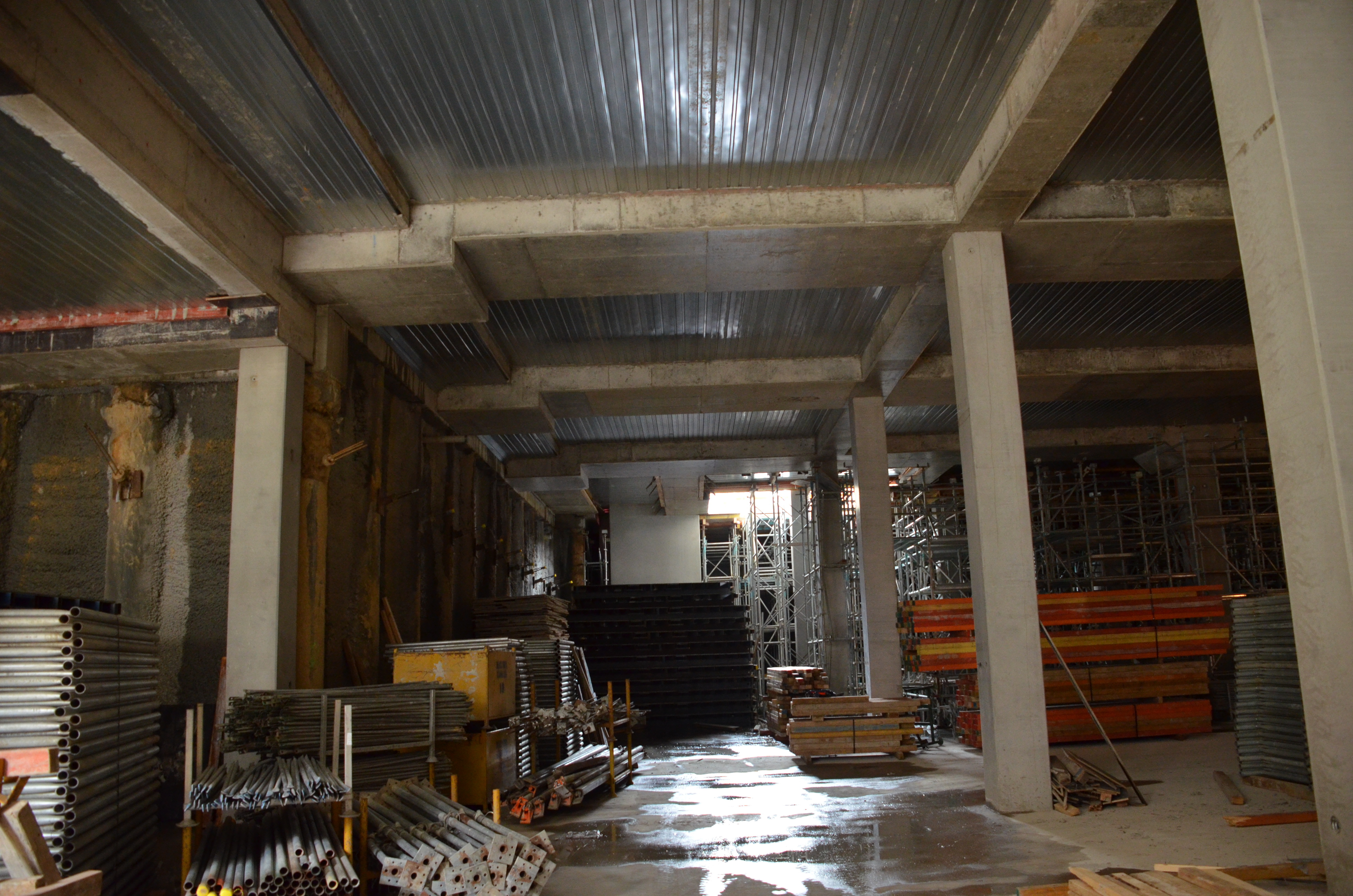 https://archive.abp.unimelb.edu.au/objects/images/Construction/Images/Concrete suspended slabs and beams/Formwork stripping/DSC_2351.JPG https://archive.abp.unimelb.edu.au/objects/images/Construction/Images/Concrete suspended slabs and beams/Formwork stripping/DSC_2351.JPG